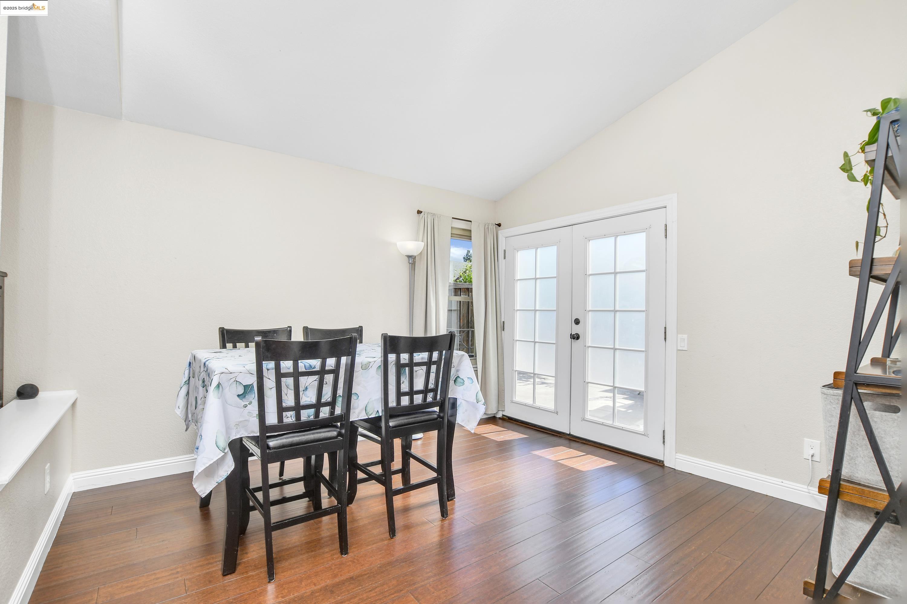 Detail Gallery Image 14 of 27 For 230 Robinwood Ave, Oakley,  CA 94561 - 3 Beds | 2 Baths