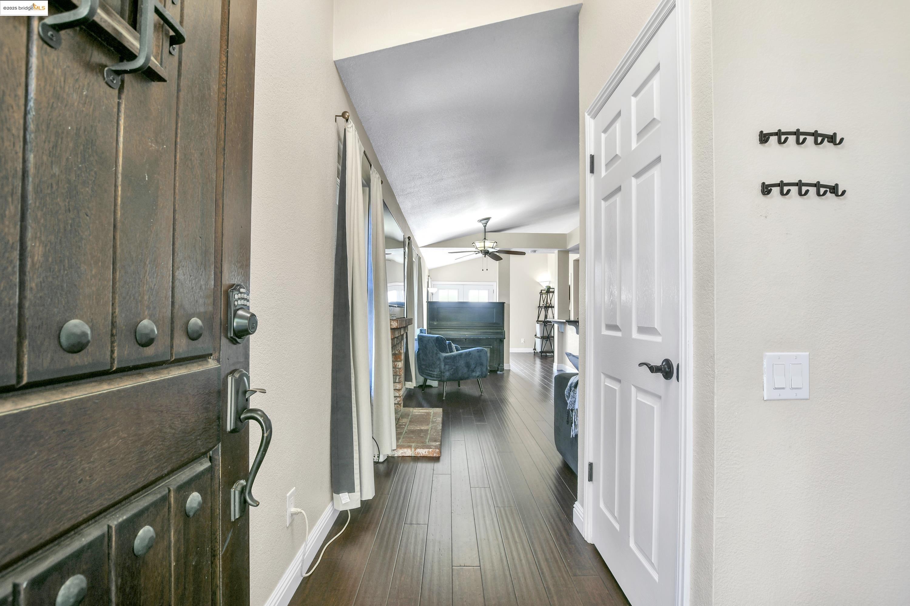 Detail Gallery Image 7 of 27 For 230 Robinwood Ave, Oakley,  CA 94561 - 3 Beds | 2 Baths