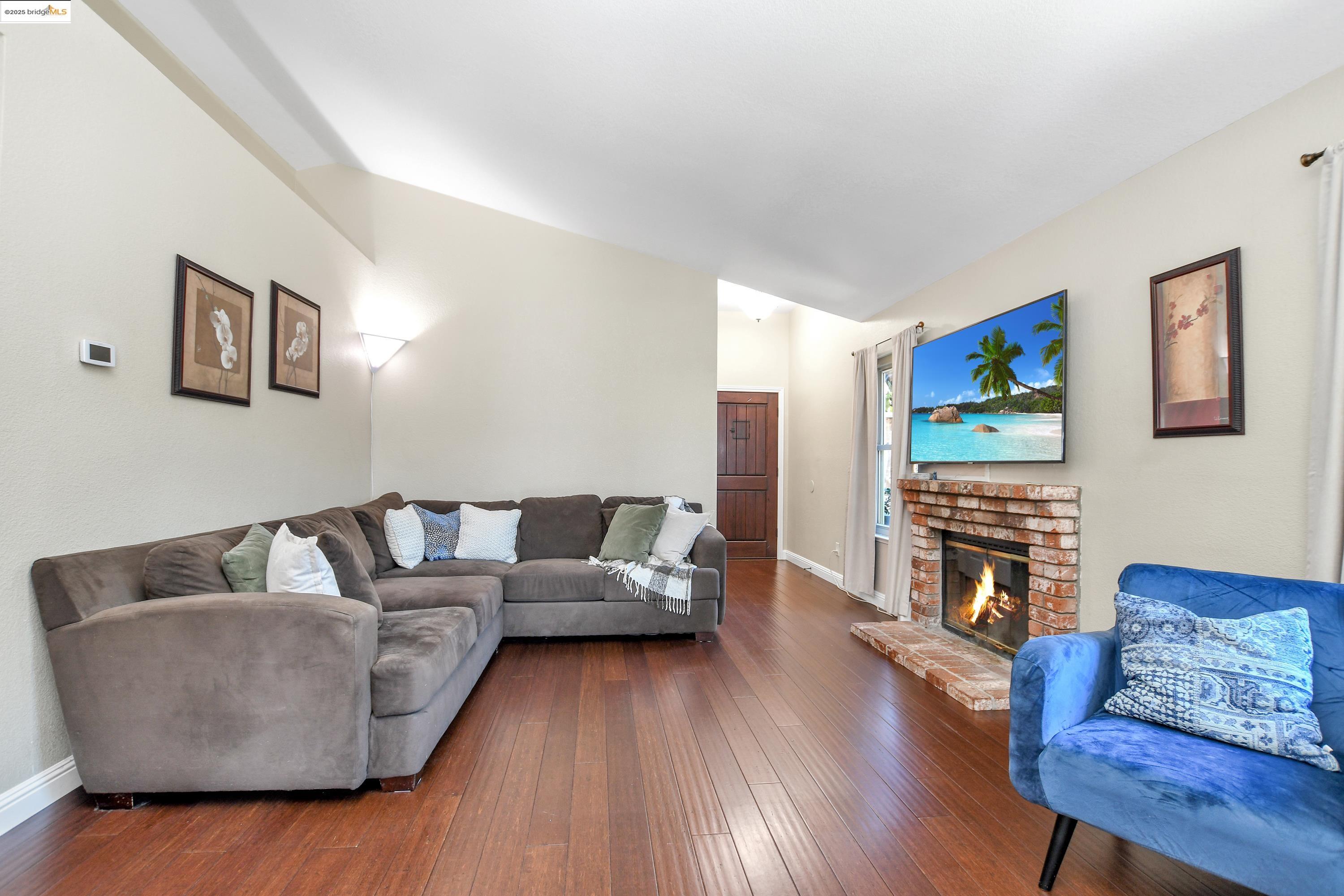 Detail Gallery Image 9 of 27 For 230 Robinwood Ave, Oakley,  CA 94561 - 3 Beds | 2 Baths