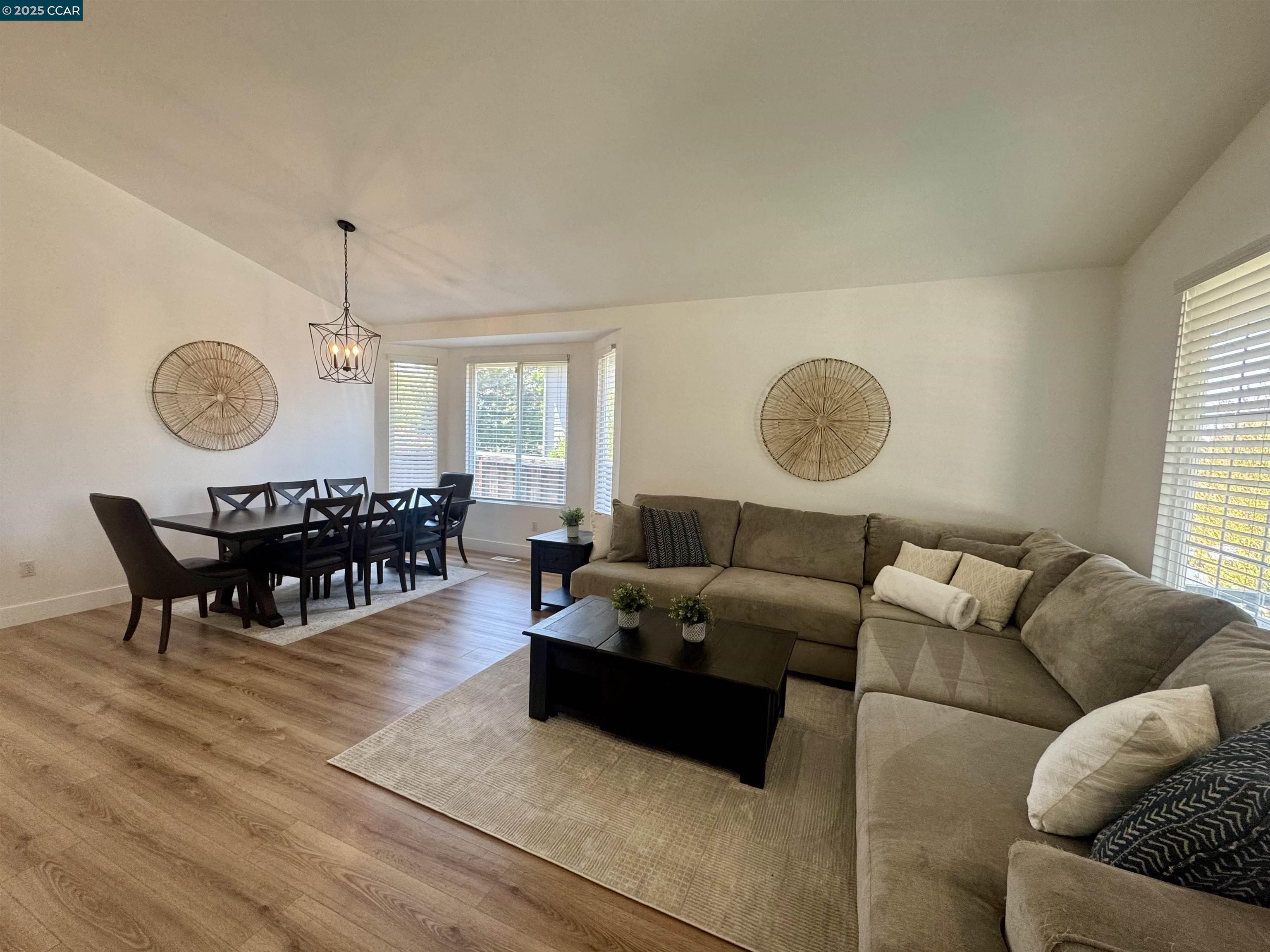 Detail Gallery Image 7 of 33 For 7016 Molluk Way, Clayton,  CA 94517 - 3 Beds | 2 Baths