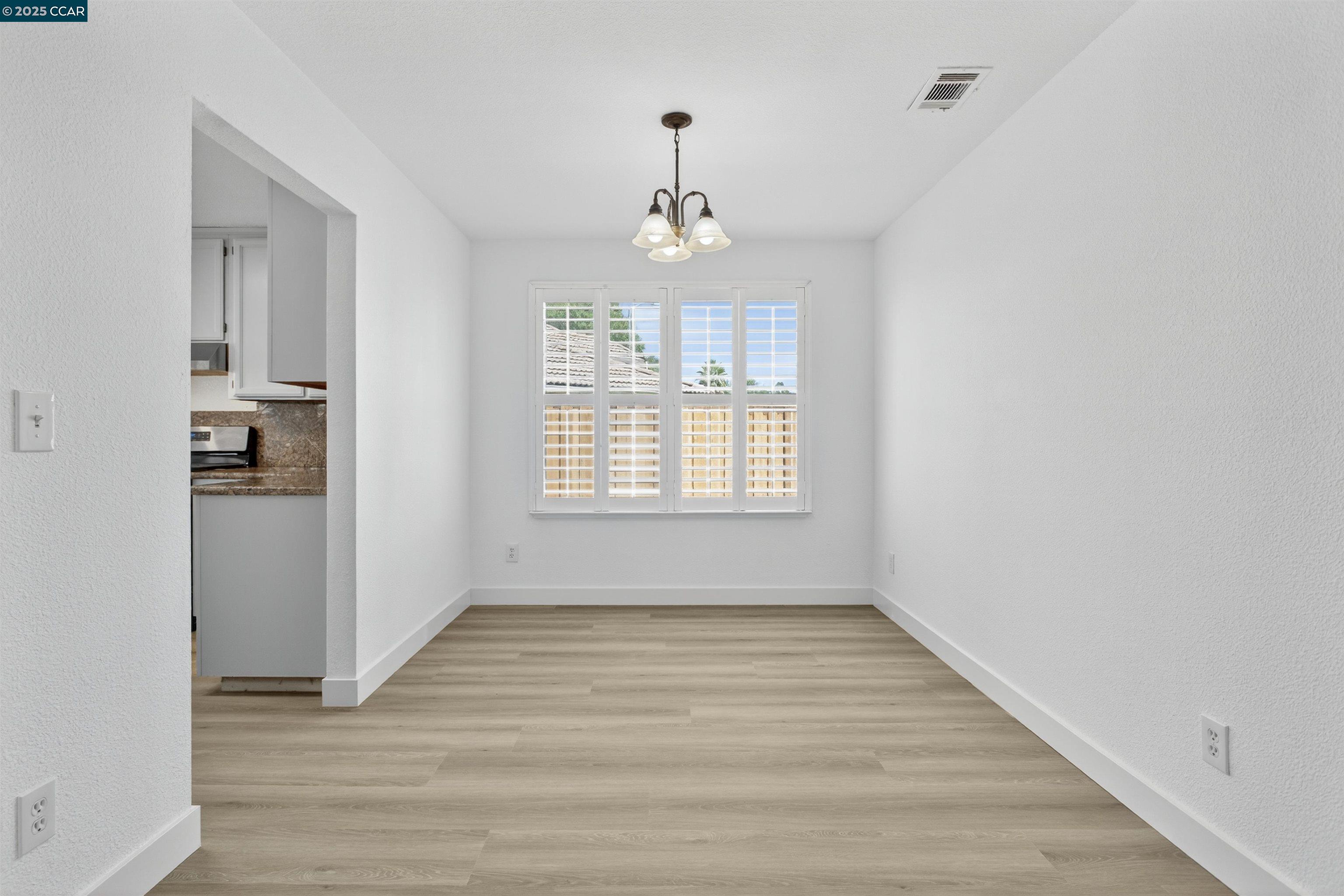 Detail Gallery Image 5 of 33 For 1381 Arlington Way, Brentwood,  CA 94513 - 4 Beds | 2 Baths