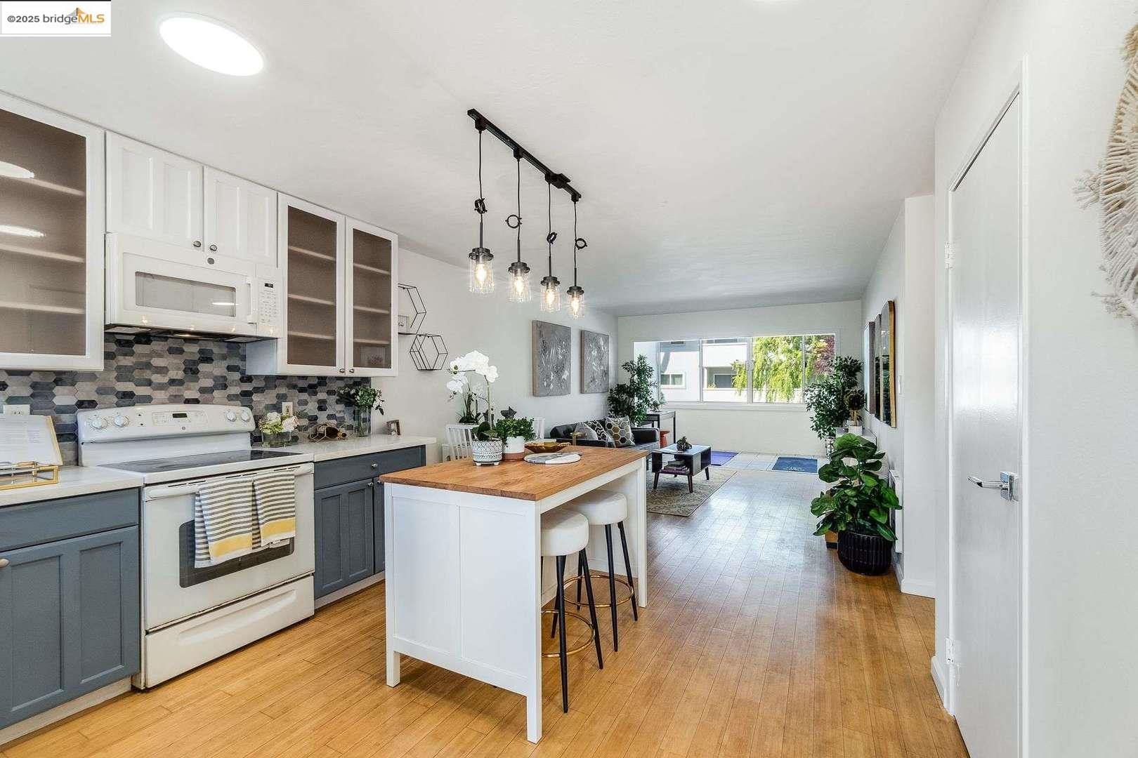 Photo #5: 41107760 Listing 