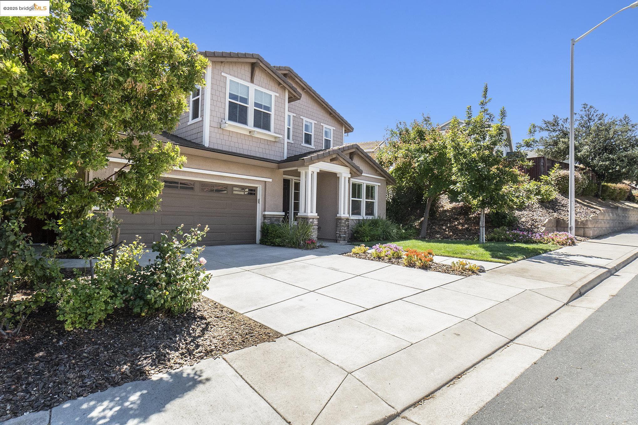 Detail Gallery Image 2 of 46 For 2776 Alves Ranch Rd, Pittsburg,  CA 94565 - 5 Beds | 3 Baths