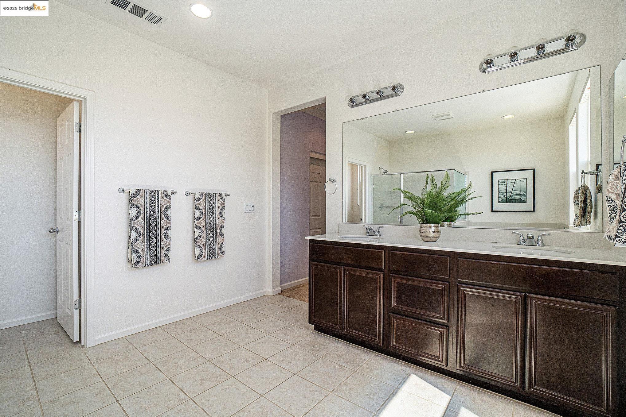 Detail Gallery Image 26 of 46 For 2776 Alves Ranch Rd, Pittsburg,  CA 94565 - 5 Beds | 3 Baths