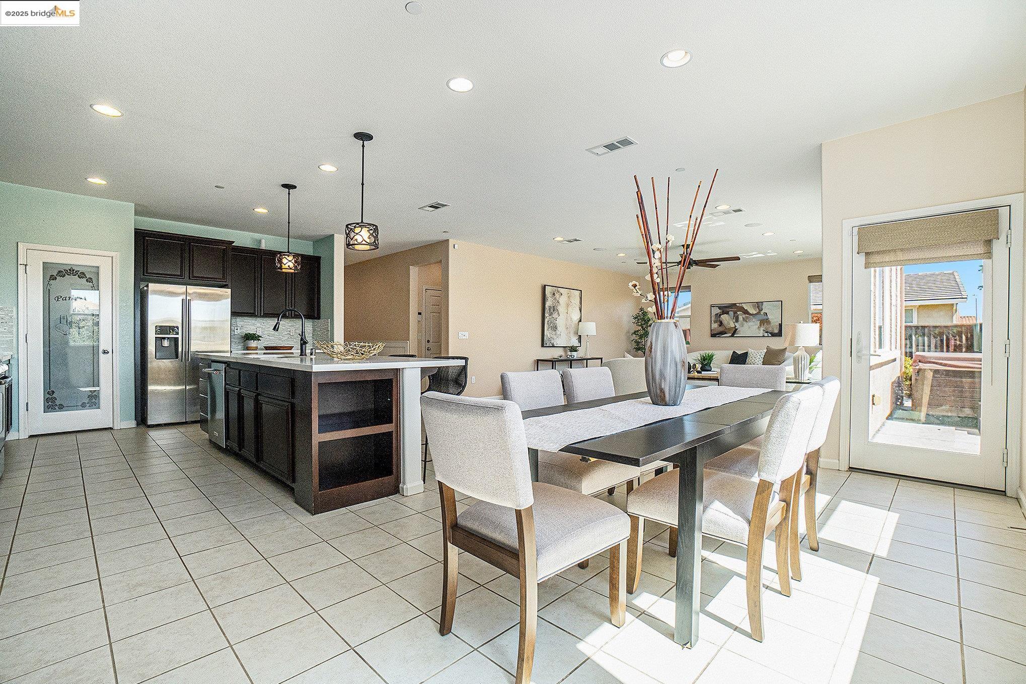 Detail Gallery Image 10 of 46 For 2776 Alves Ranch Rd, Pittsburg,  CA 94565 - 5 Beds | 3 Baths