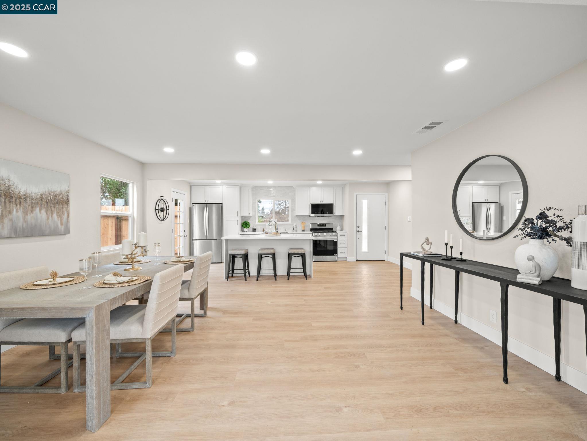 Detail Gallery Image 2 of 28 For 4285 Carter Ct, Concord,  CA 94521 - 4 Beds | 2 Baths