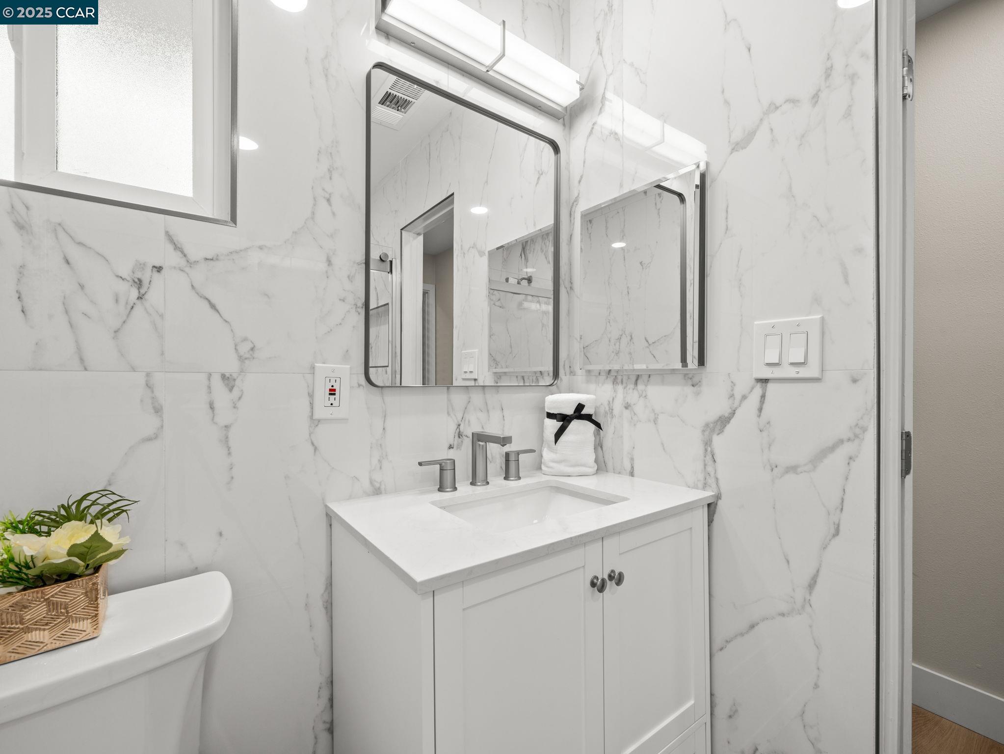 Detail Gallery Image 17 of 28 For 4285 Carter Ct, Concord,  CA 94521 - 4 Beds | 2 Baths