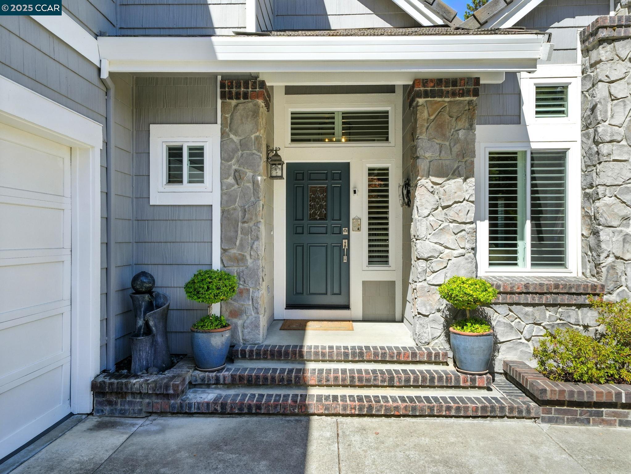 Detail Gallery Image 2 of 52 For 3052 Miwok Way, Clayton,  CA 94517 - 5 Beds | 3/1 Baths
