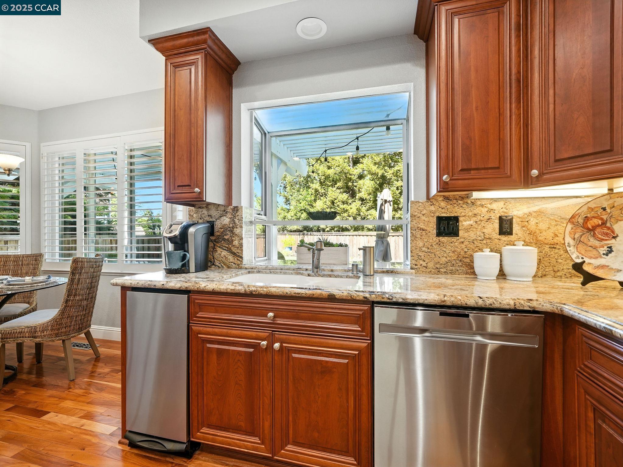 Detail Gallery Image 14 of 52 For 3052 Miwok Way, Clayton,  CA 94517 - 5 Beds | 3/1 Baths