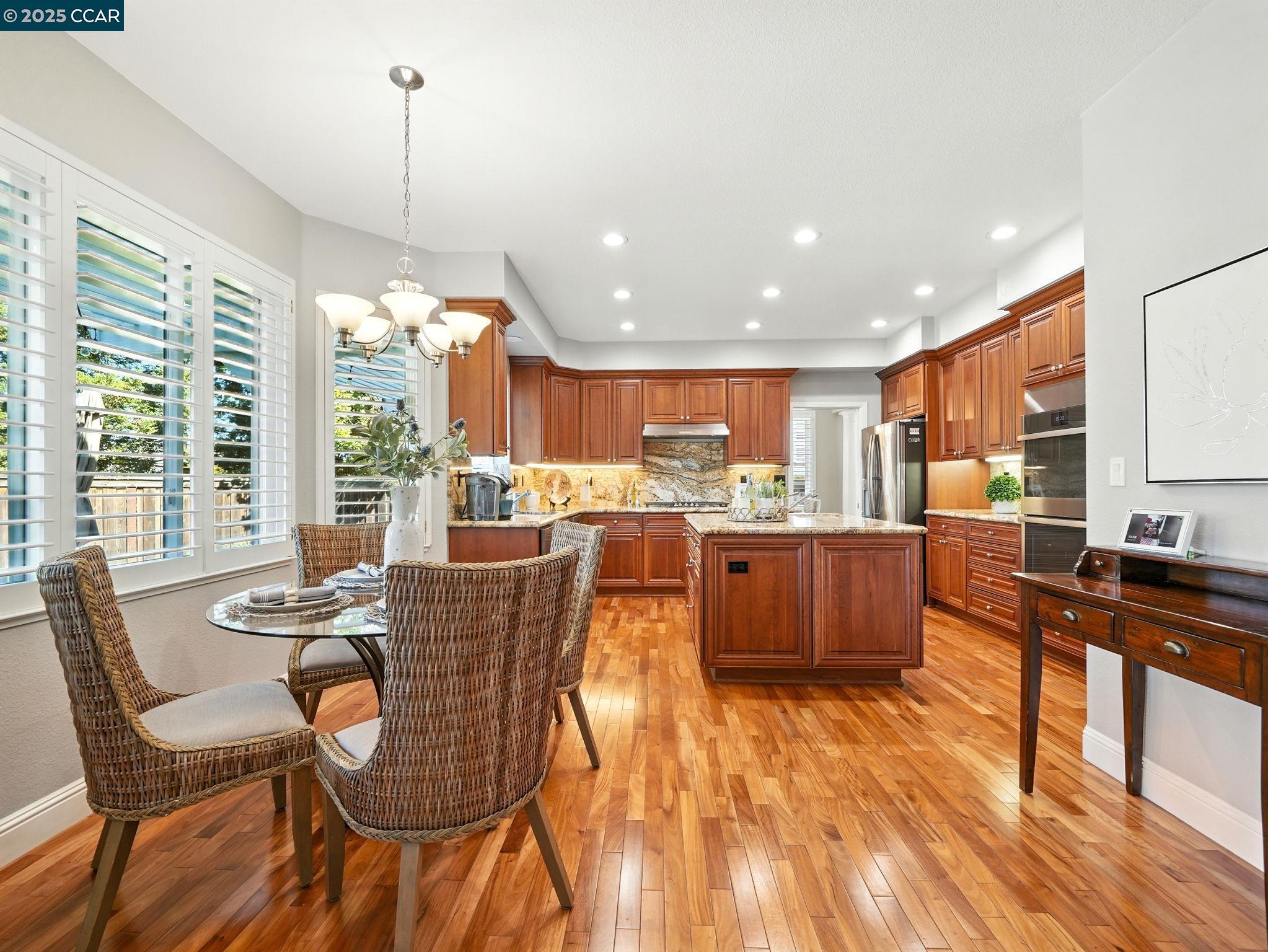 Detail Gallery Image 10 of 52 For 3052 Miwok Way, Clayton,  CA 94517 - 5 Beds | 3/1 Baths