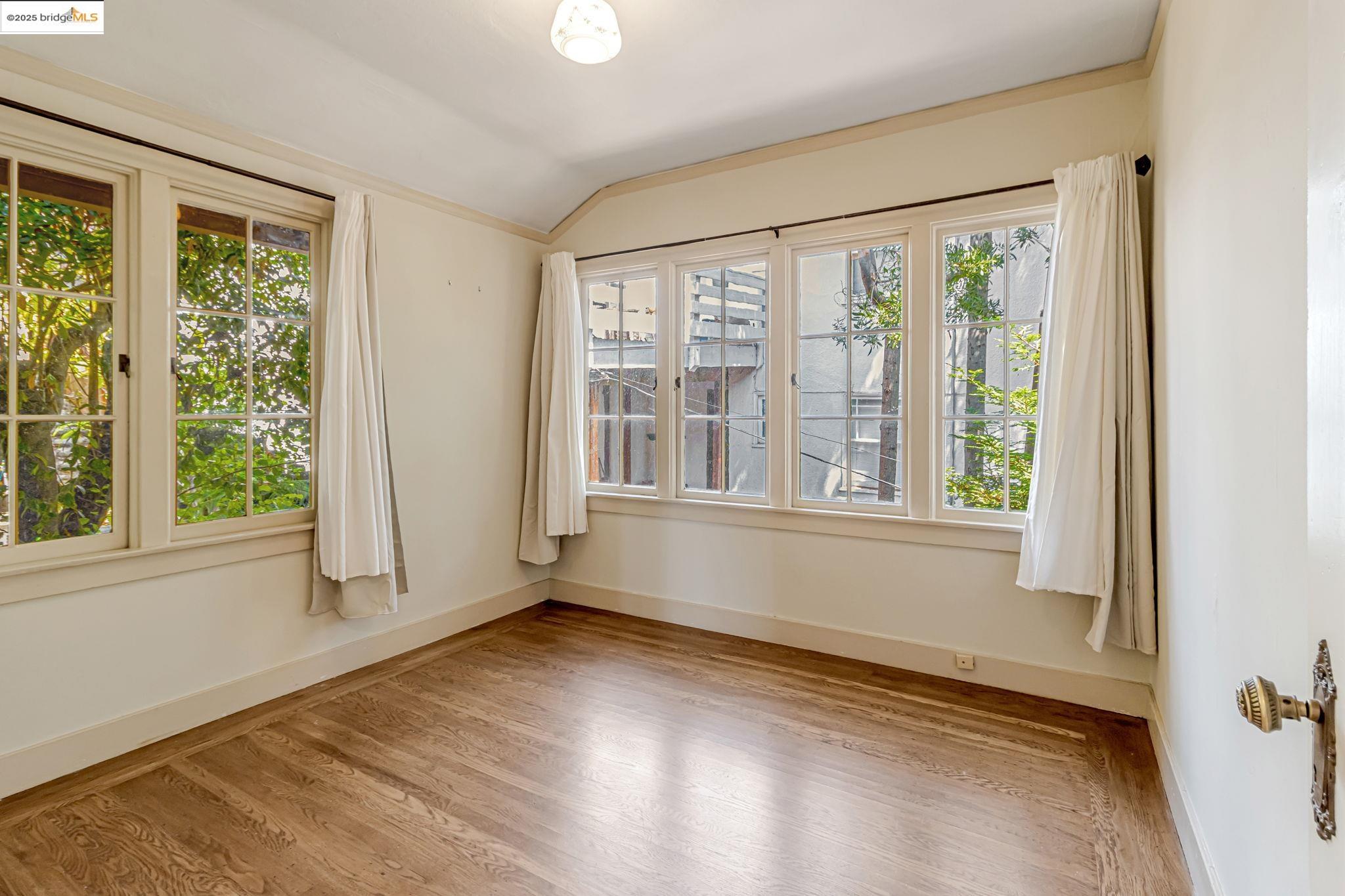 Detail Gallery Image 35 of 51 For 2517 Cedar St, Berkeley,  CA 94708 - – Beds | – Baths