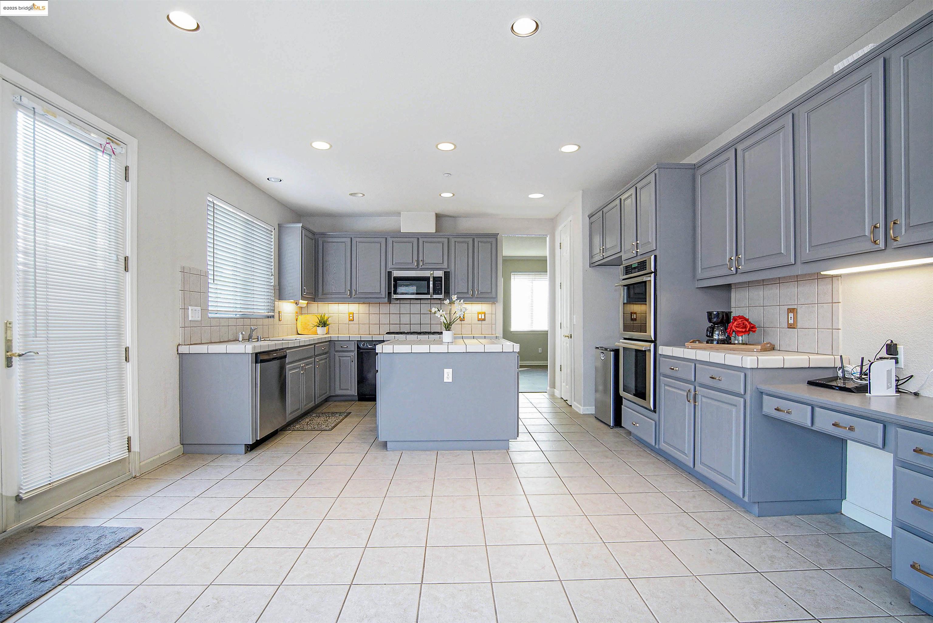 Detail Gallery Image 14 of 55 For 364 Dante Court, Brentwood,  CA 94513-9999 - 4 Beds | 4 Baths