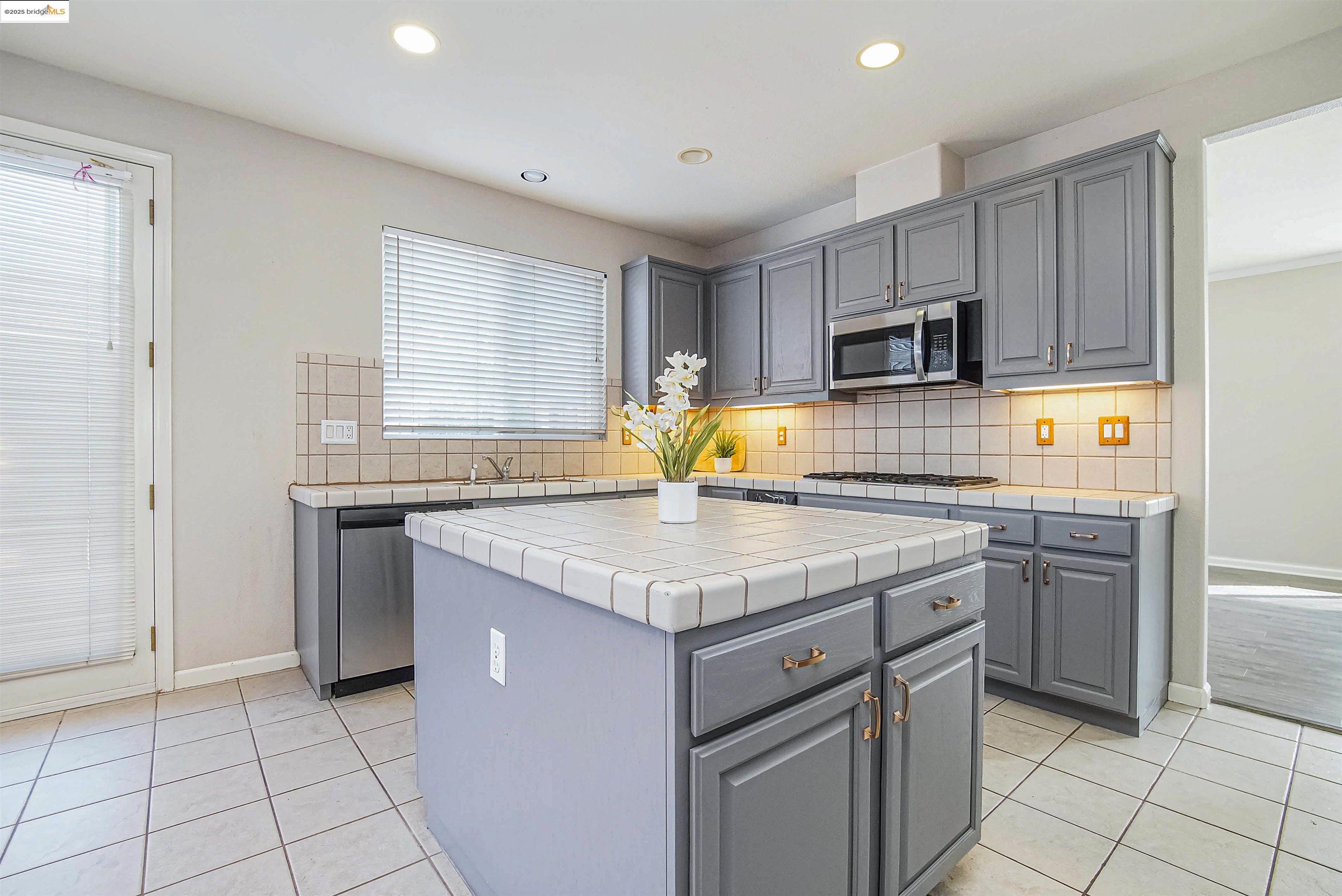 Detail Gallery Image 39 of 45 For 364 Dante Court, Brentwood,  CA 94513-9999 - 4 Beds | 4 Baths