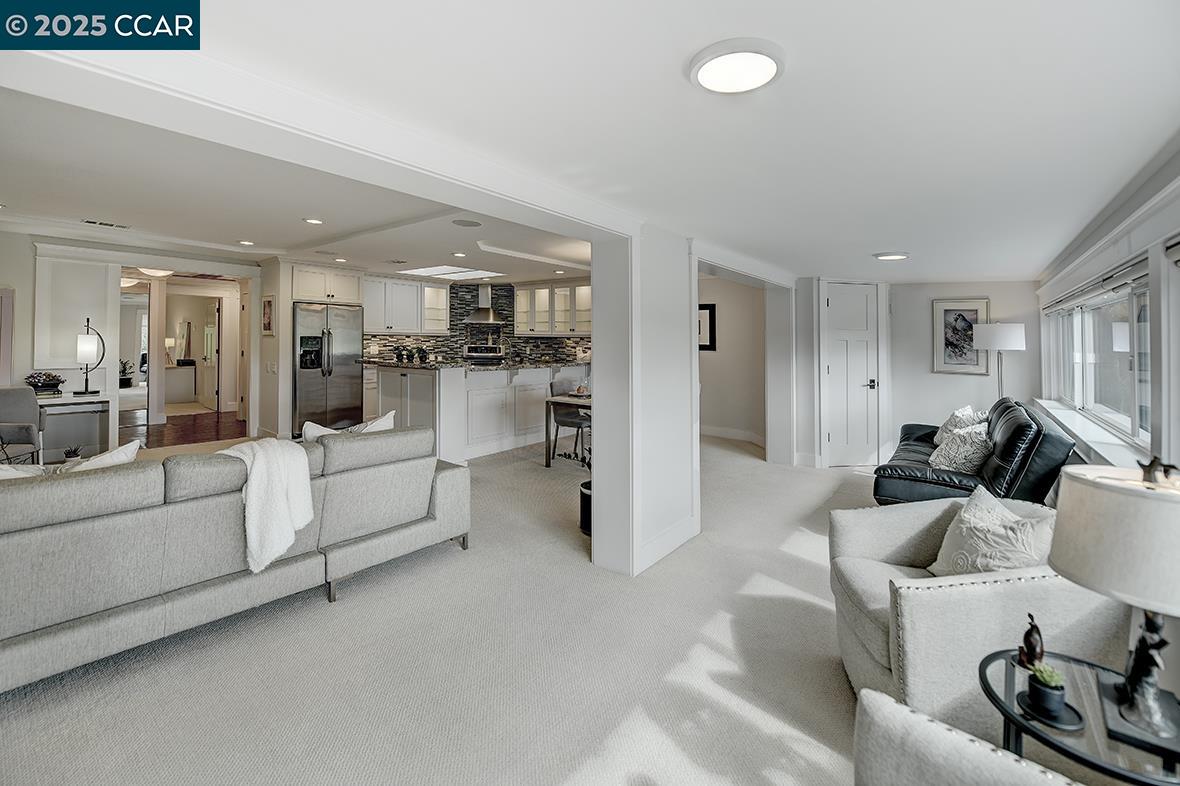 Detail Gallery Image 16 of 55 For 1232 Skycrest Dr #9,  Walnut Creek,  CA 94595 - 2 Beds | 1 Baths