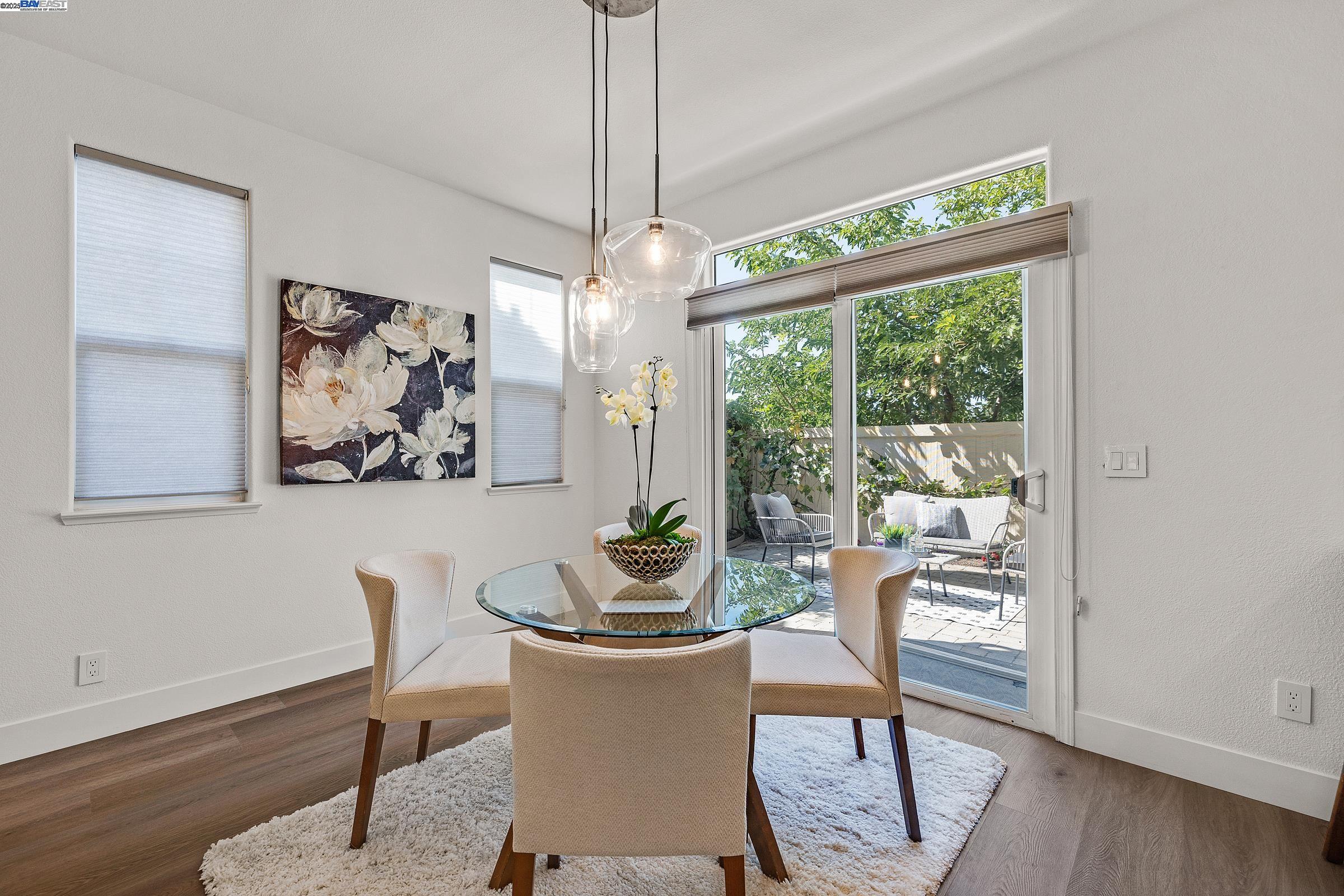 Detail Gallery Image 12 of 35 For 219 Blackstone Cmn, Livermore,  CA 94550 - 3 Beds | 2/1 Baths
