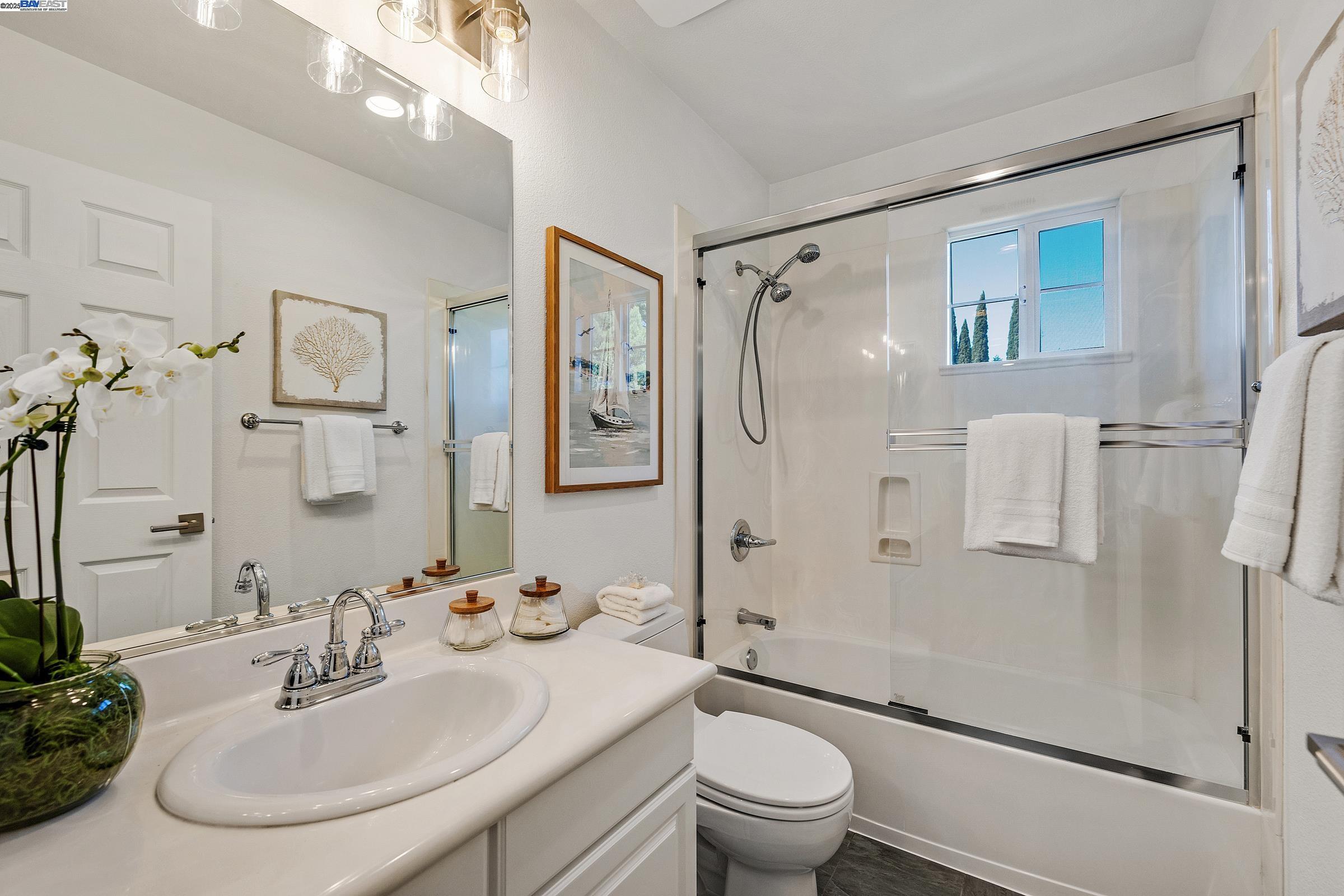Detail Gallery Image 24 of 35 For 219 Blackstone Cmn, Livermore,  CA 94550 - 3 Beds | 2/1 Baths