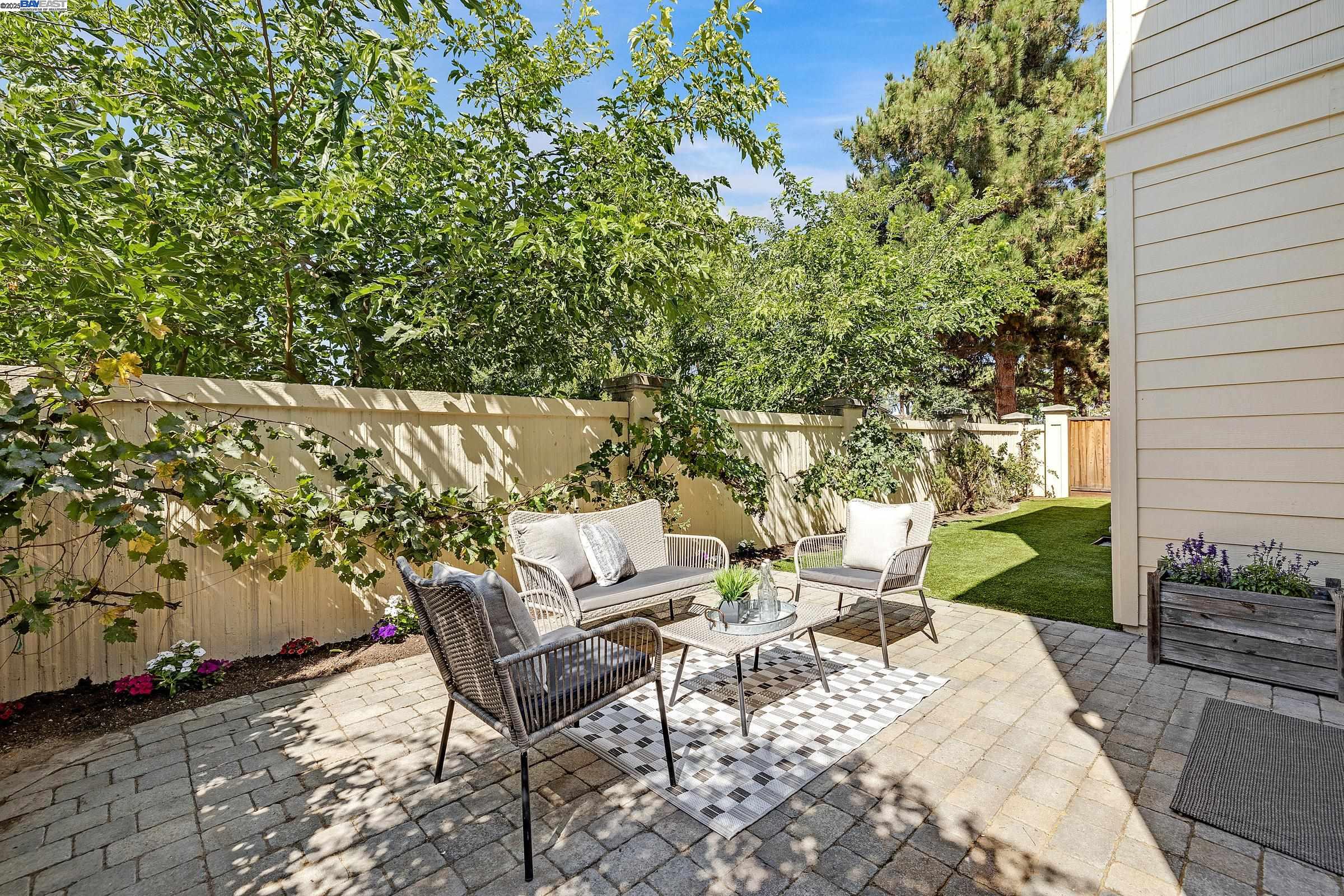Detail Gallery Image 32 of 35 For 219 Blackstone Cmn, Livermore,  CA 94550 - 3 Beds | 2/1 Baths
