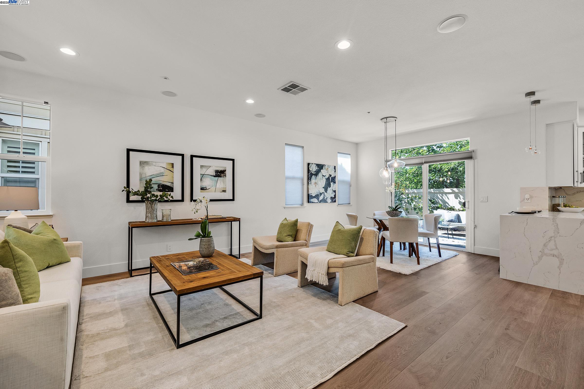 Detail Gallery Image 6 of 35 For 219 Blackstone Cmn, Livermore,  CA 94550 - 3 Beds | 2/1 Baths