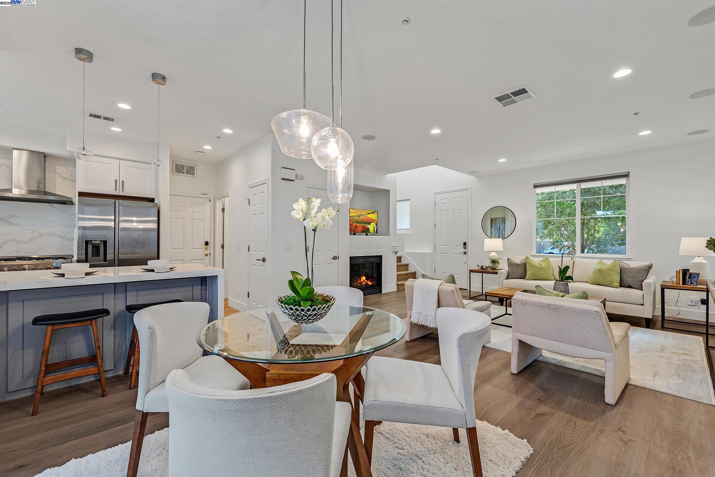 Detail Gallery Image 8 of 35 For 219 Blackstone Cmn, Livermore,  CA 94550 - 3 Beds | 2/1 Baths