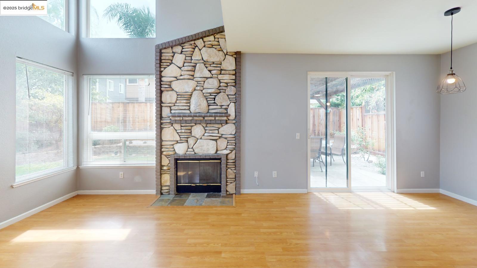 Detail Gallery Image 5 of 15 For 1032 Twinbridge Court, Brentwood,  CA 94513-9999 - 3 Beds | 2/1 Baths