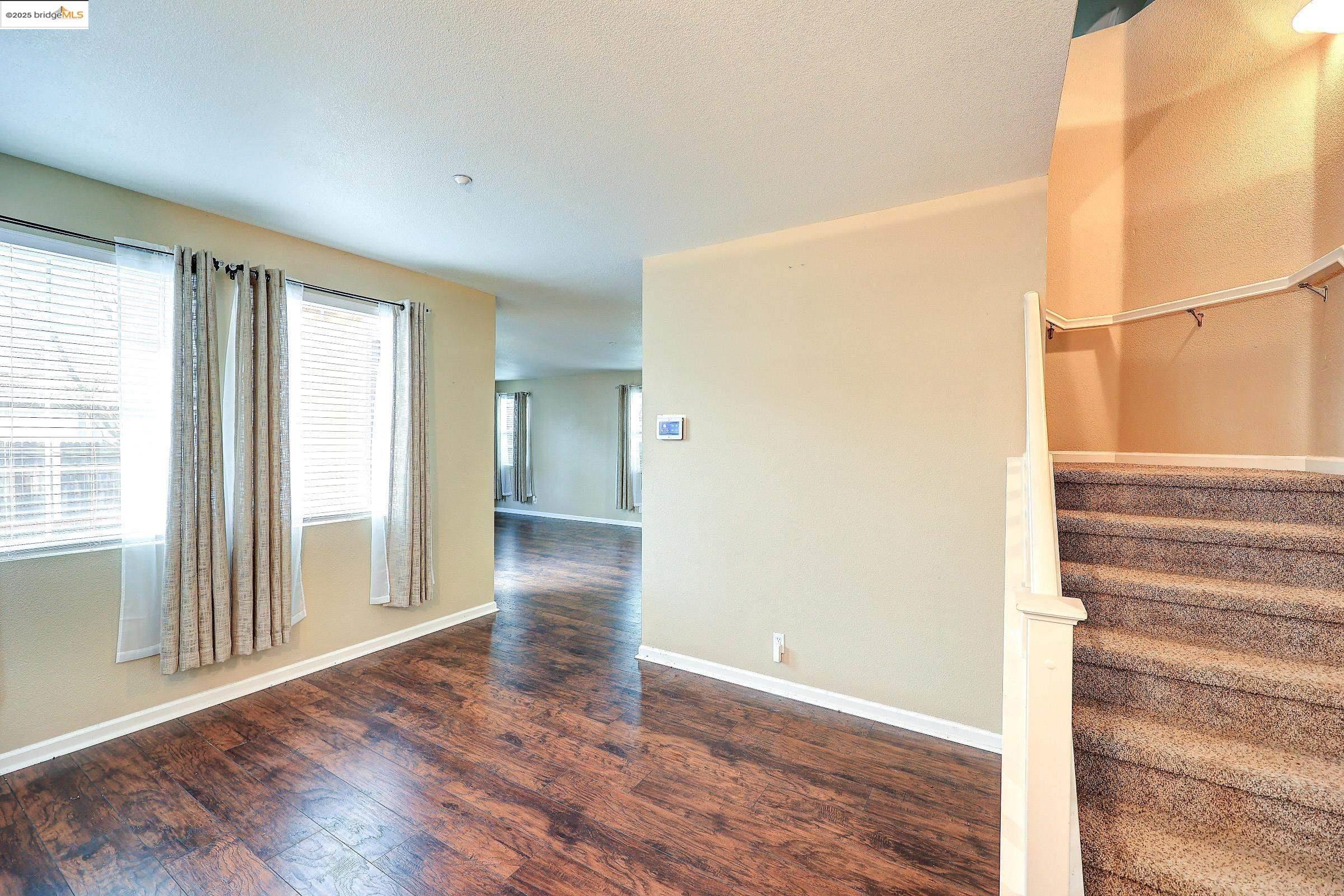 Detail Gallery Image 2 of 30 For 220 Whispering Oaks Court, Brentwood,  CA 94513-9999 - 3 Beds | 2/1 Baths