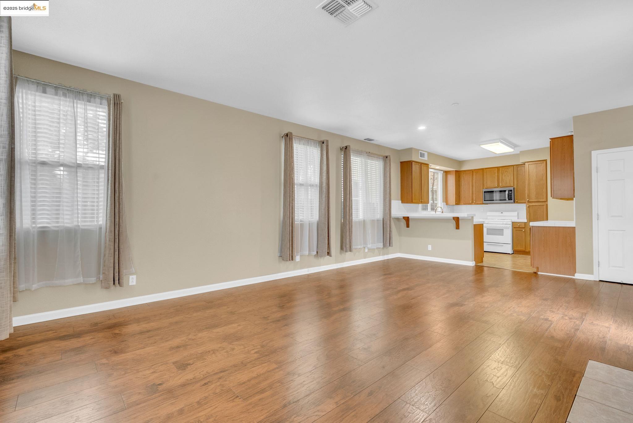 Detail Gallery Image 12 of 53 For 220 Whispering Oaks Court, Brentwood,  CA 94513-9999 - 3 Beds | 2/1 Baths