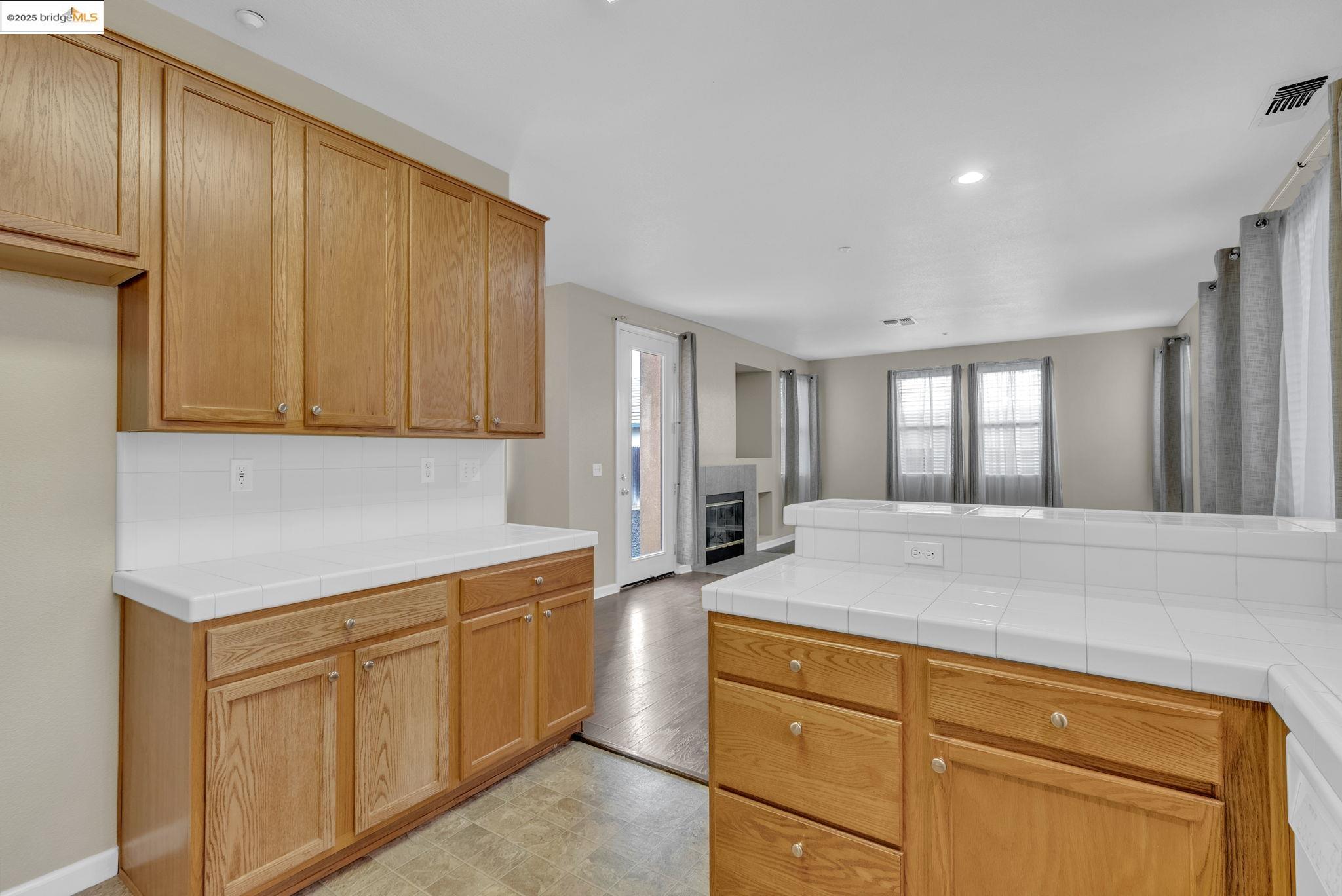 Detail Gallery Image 19 of 53 For 220 Whispering Oaks Court, Brentwood,  CA 94513-9999 - 3 Beds | 2/1 Baths