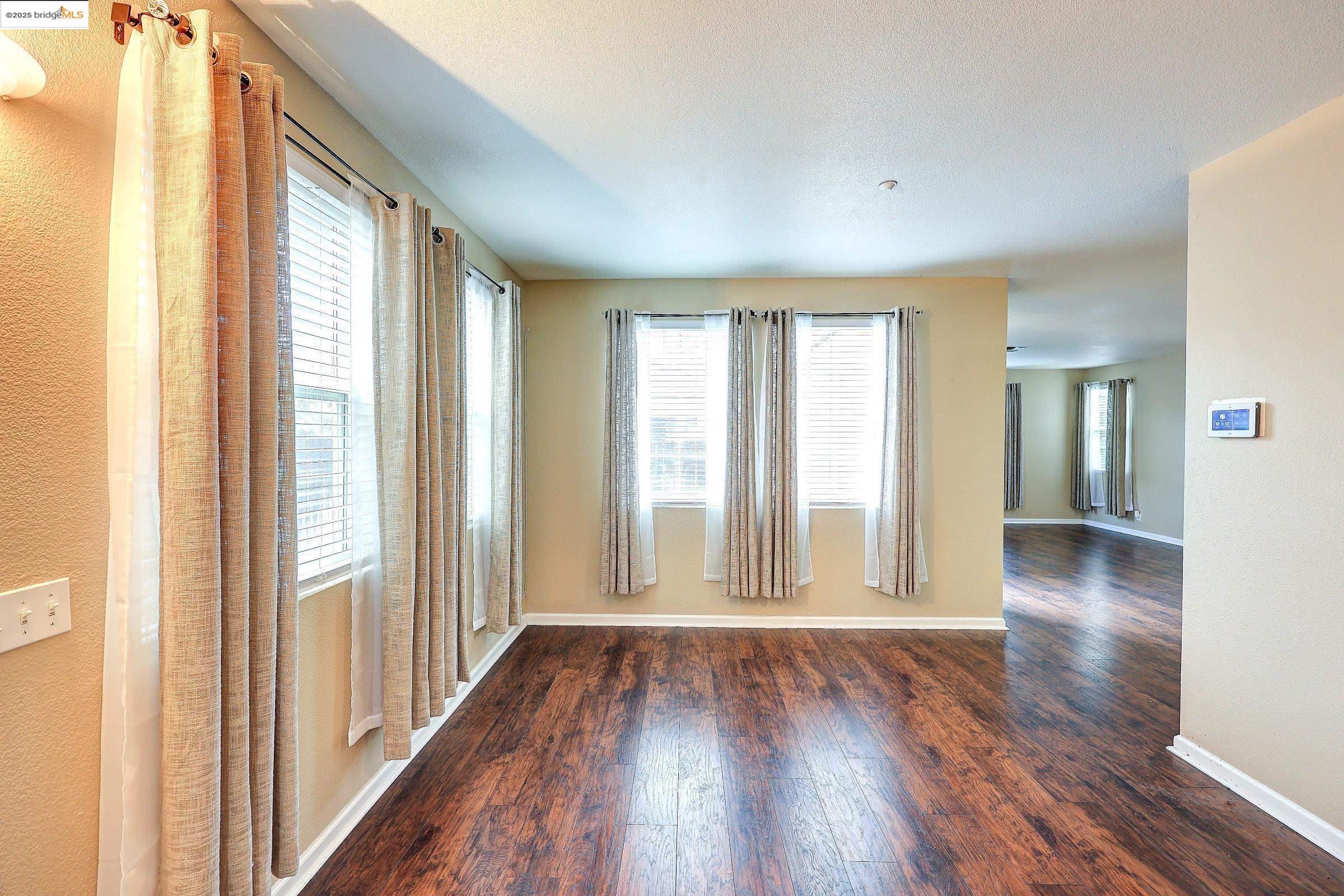 Detail Gallery Image 3 of 30 For 220 Whispering Oaks Court, Brentwood,  CA 94513-9999 - 3 Beds | 2/1 Baths