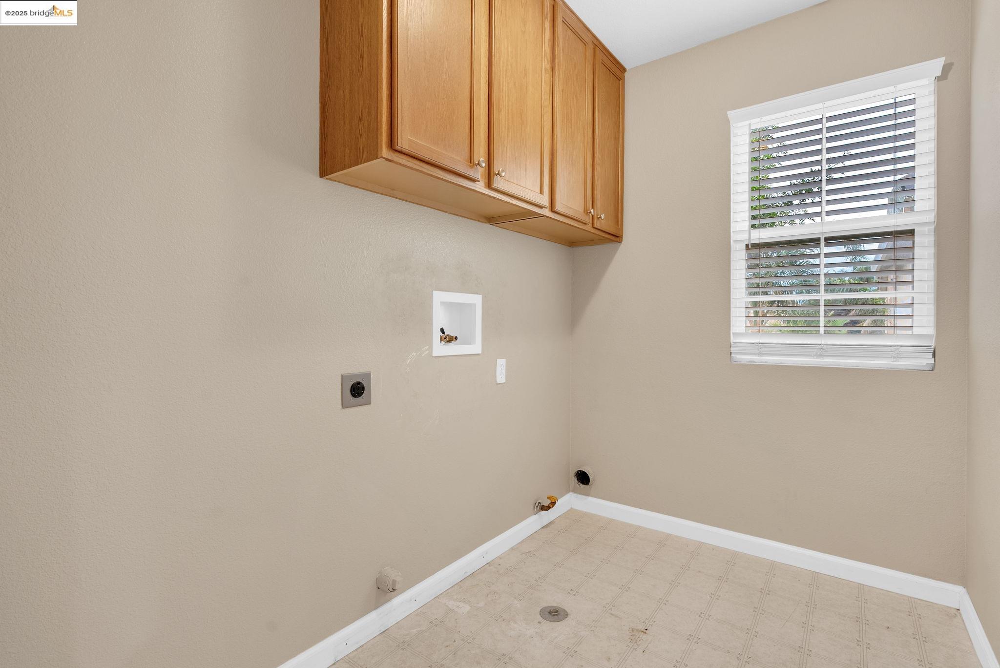 Detail Gallery Image 21 of 53 For 220 Whispering Oaks Court, Brentwood,  CA 94513-9999 - 3 Beds | 2/1 Baths