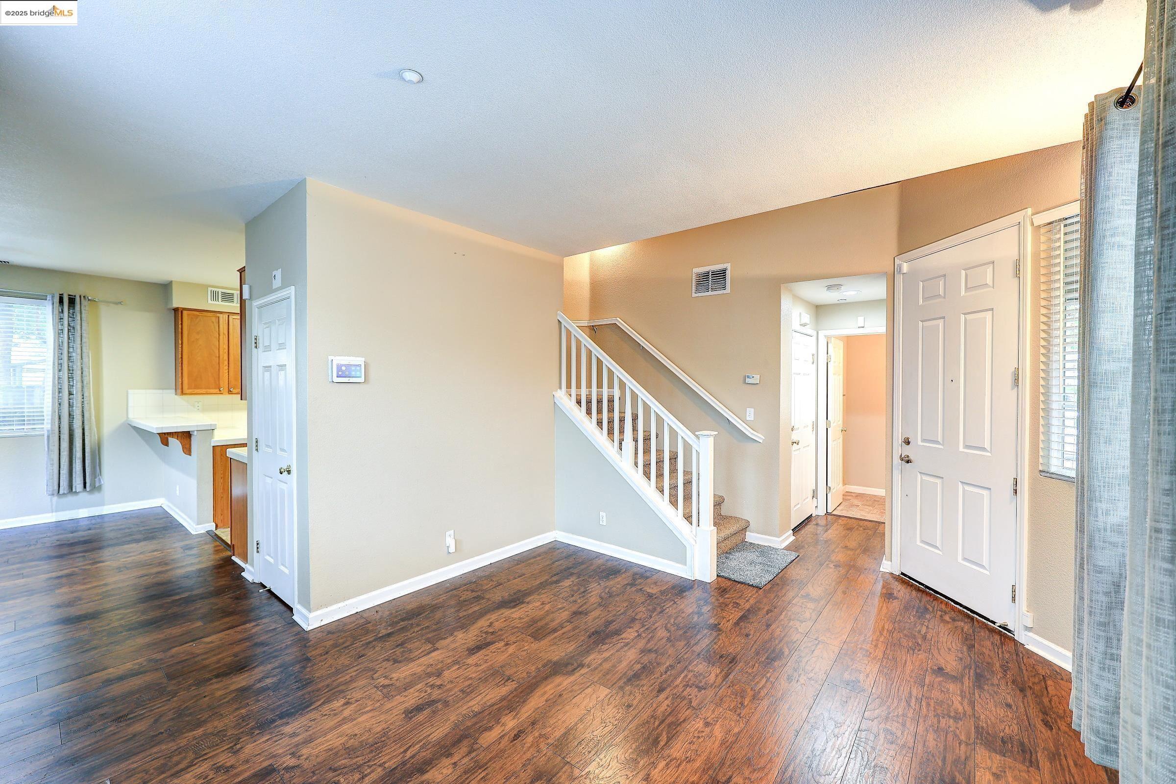 Detail Gallery Image 5 of 30 For 220 Whispering Oaks Court, Brentwood,  CA 94513-9999 - 3 Beds | 2/1 Baths
