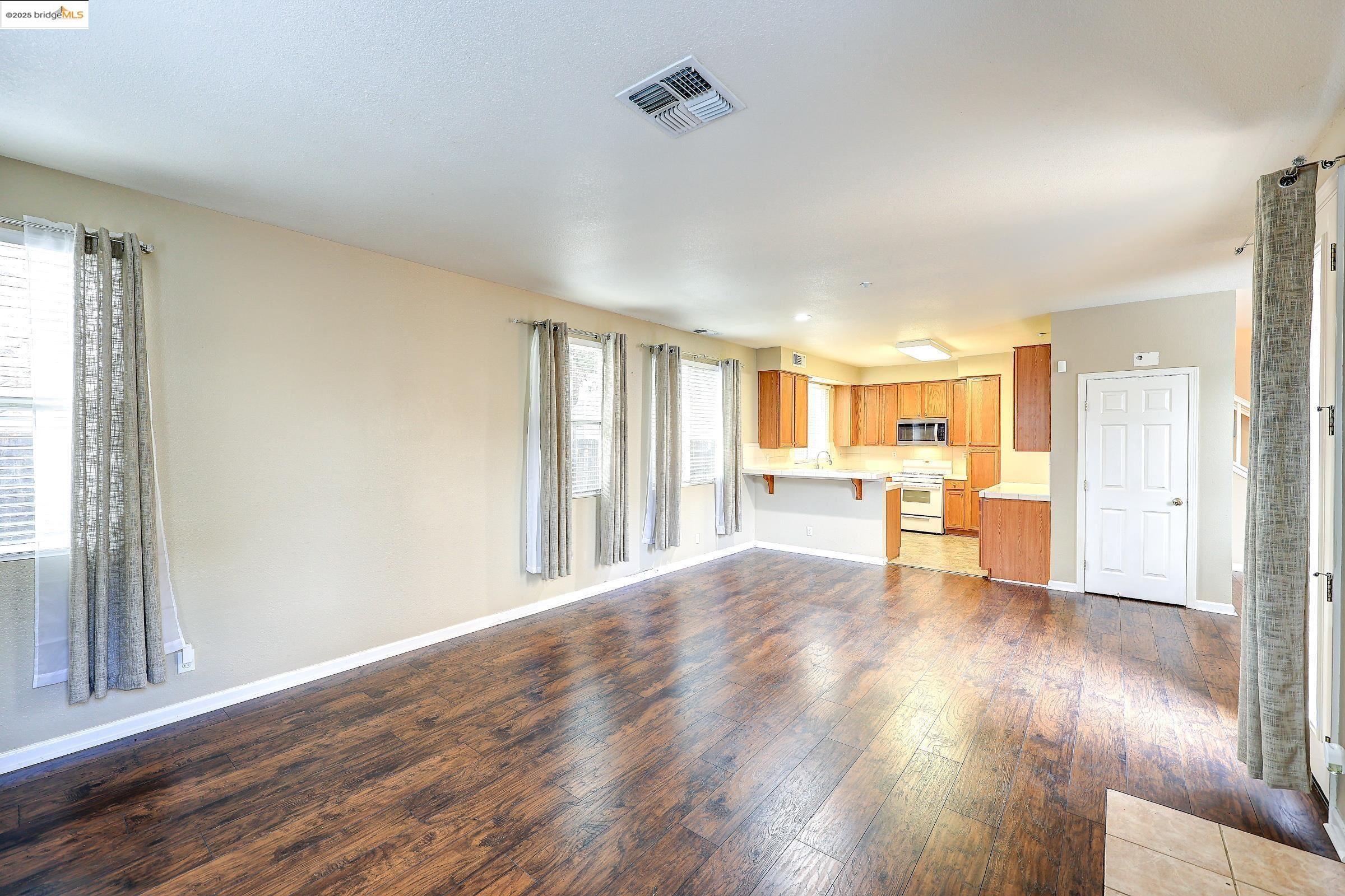 Detail Gallery Image 9 of 30 For 220 Whispering Oaks Court, Brentwood,  CA 94513-9999 - 3 Beds | 2/1 Baths