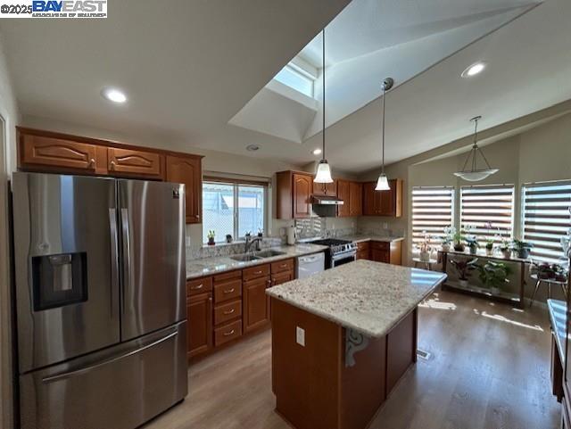 Detail Gallery Image 3 of 51 For 1200 W Winton #71, Hayward,  CA 94545 - 2 Beds | 2 Baths