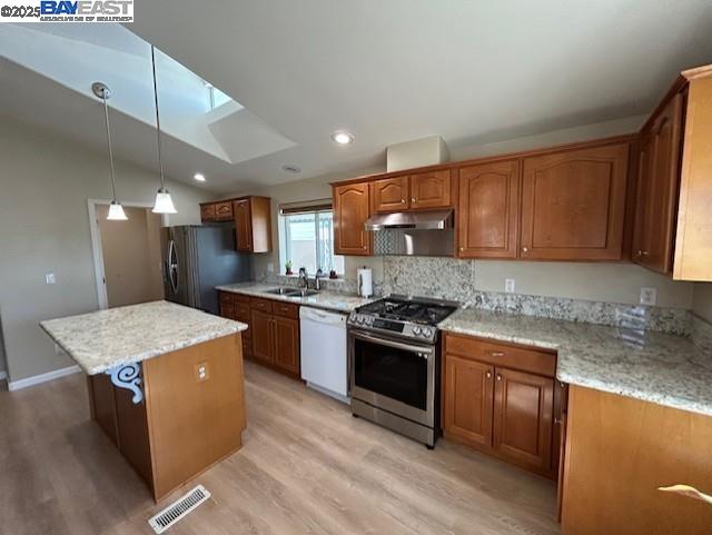 Detail Gallery Image 6 of 51 For 1200 W Winton #71, Hayward,  CA 94545 - 2 Beds | 2 Baths