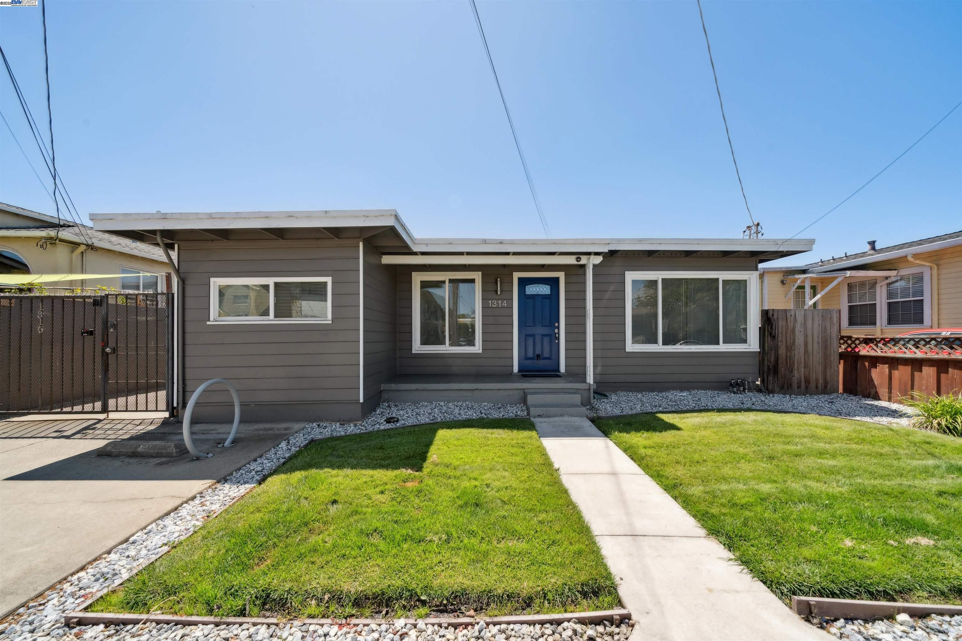 Detail Gallery Image 1 of 8 For 1314 Ashby Ave, Berkeley,  CA 94702 - – Beds | – Baths