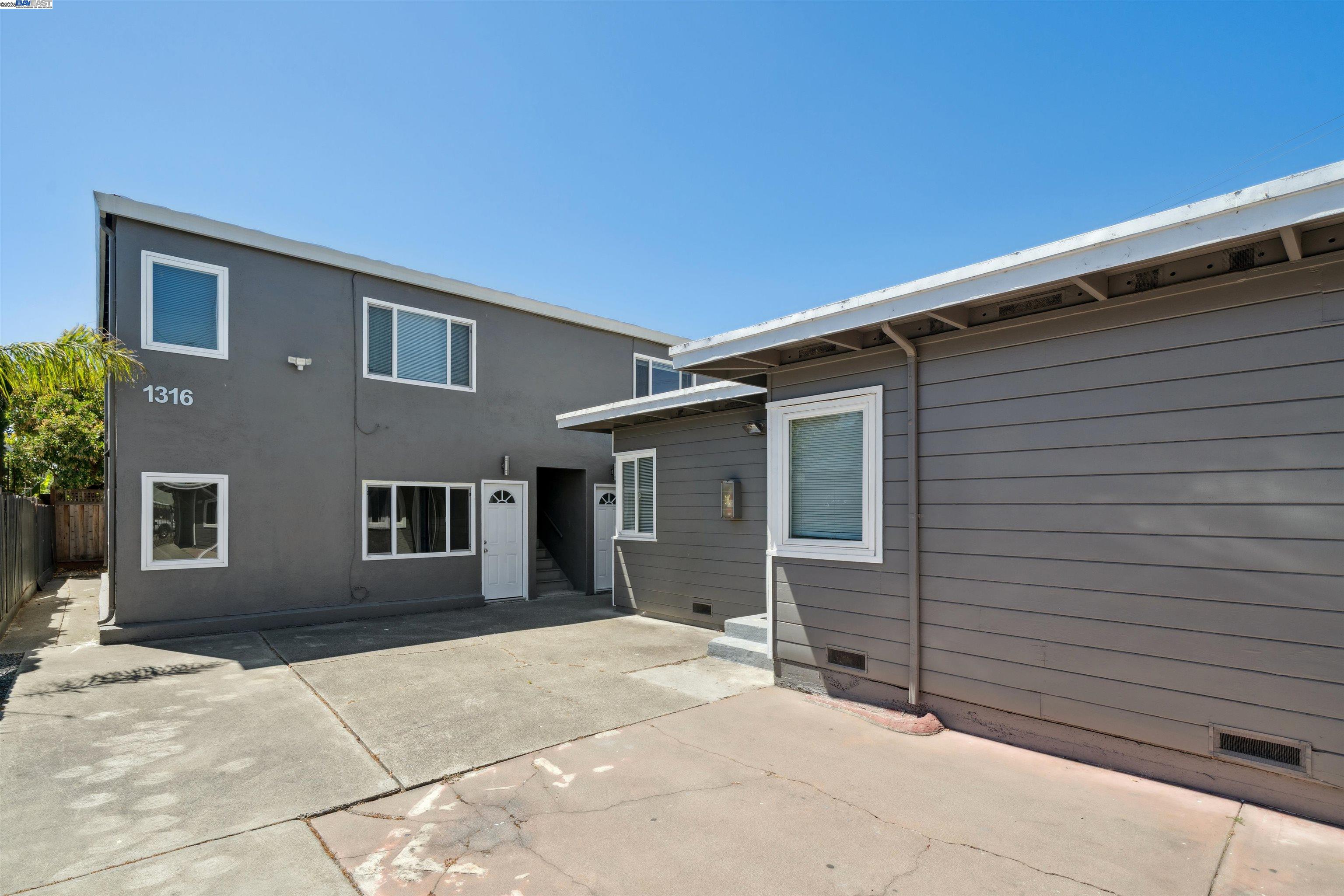 Detail Gallery Image 2 of 8 For 1314 Ashby Ave, Berkeley,  CA 94702 - – Beds | – Baths