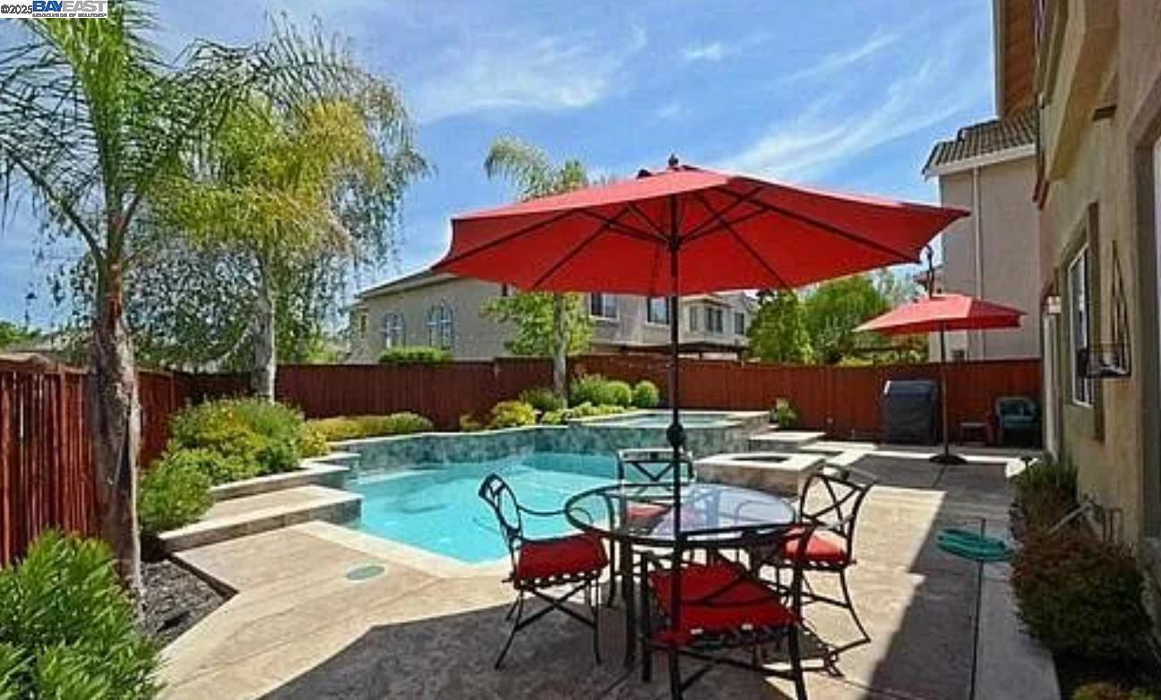 Detail Gallery Image 14 of 16 For 2608 Rasmussen Ct, Pleasanton,  CA 94588 - 6 Beds | 3 Baths