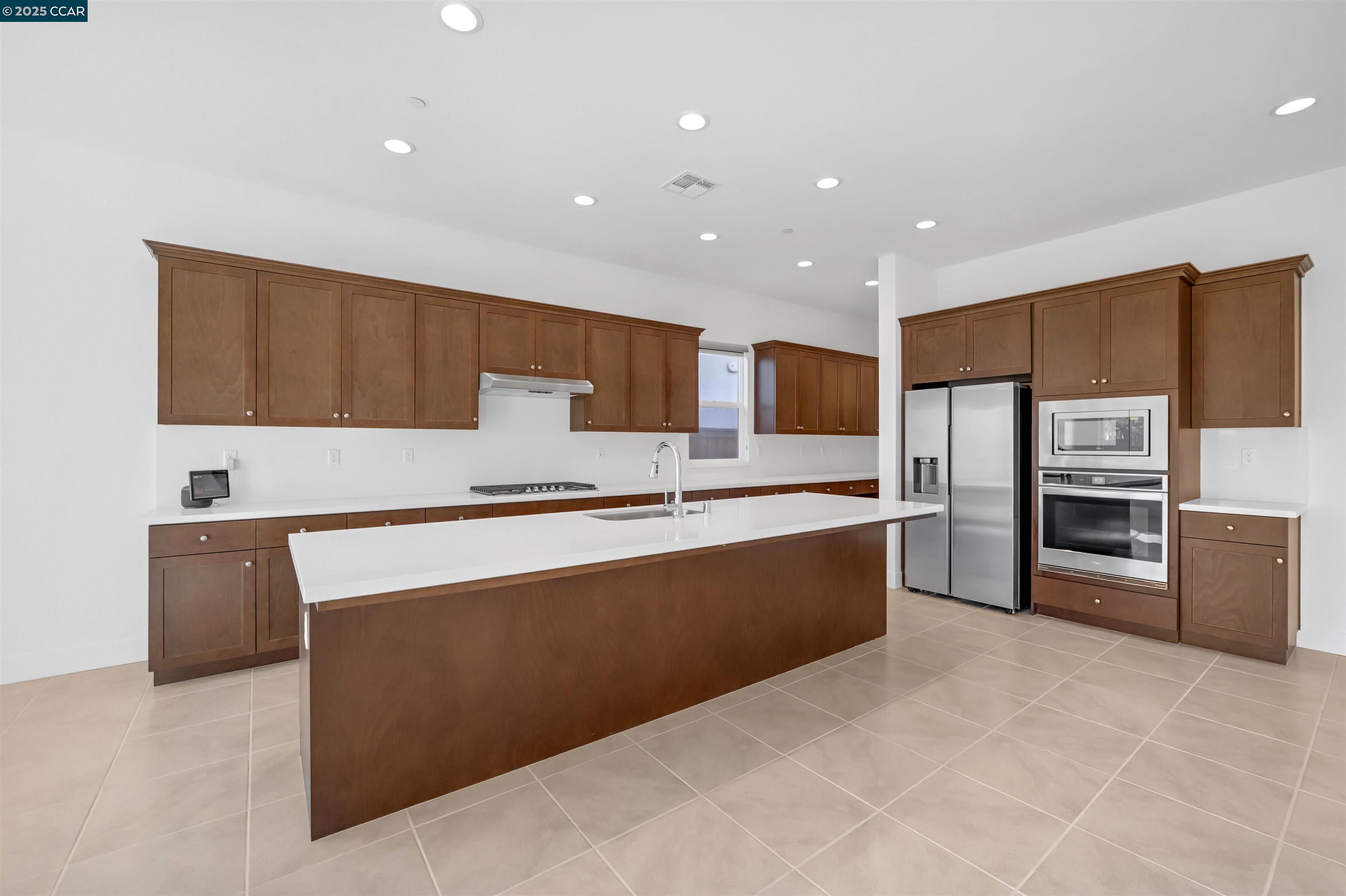 Detail Gallery Image 7 of 17 For 3308 Mayberry St, Lathrop,  CA 95330 - 3 Beds | 2/1 Baths