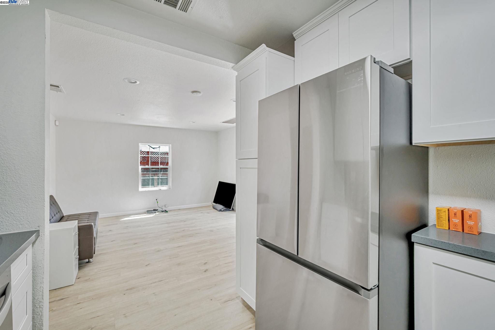 Detail Gallery Image 15 of 48 For 3920 Gravenstein Hwy, Sebastopol,  CA 95472 - 2 Beds | 1/1 Baths