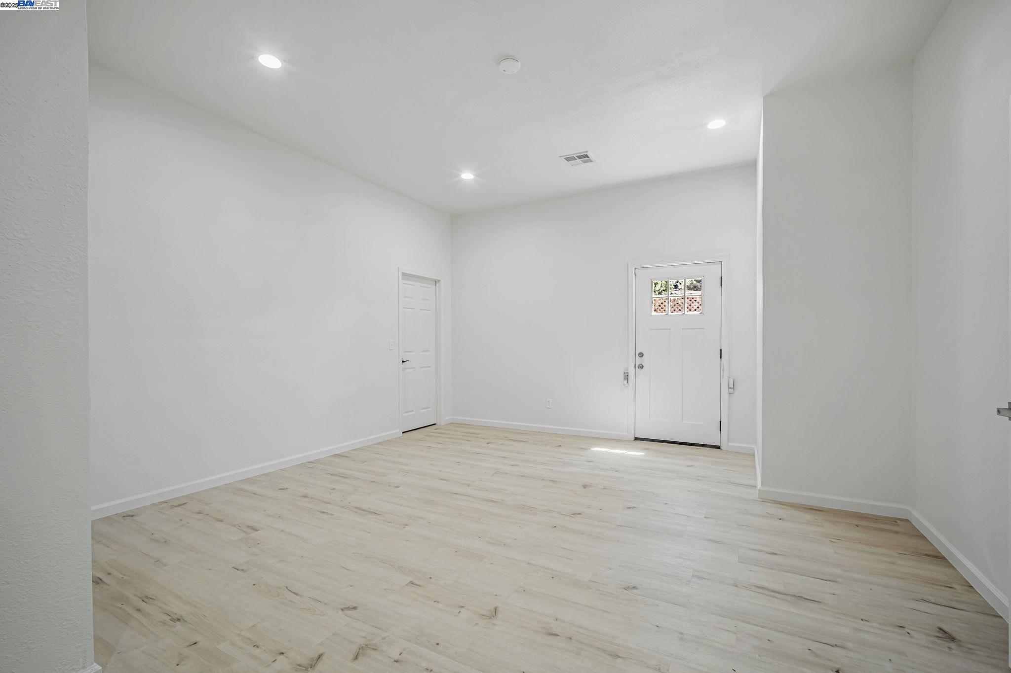 Detail Gallery Image 20 of 48 For 3920 Gravenstein Hwy, Sebastopol,  CA 95472 - 2 Beds | 1/1 Baths