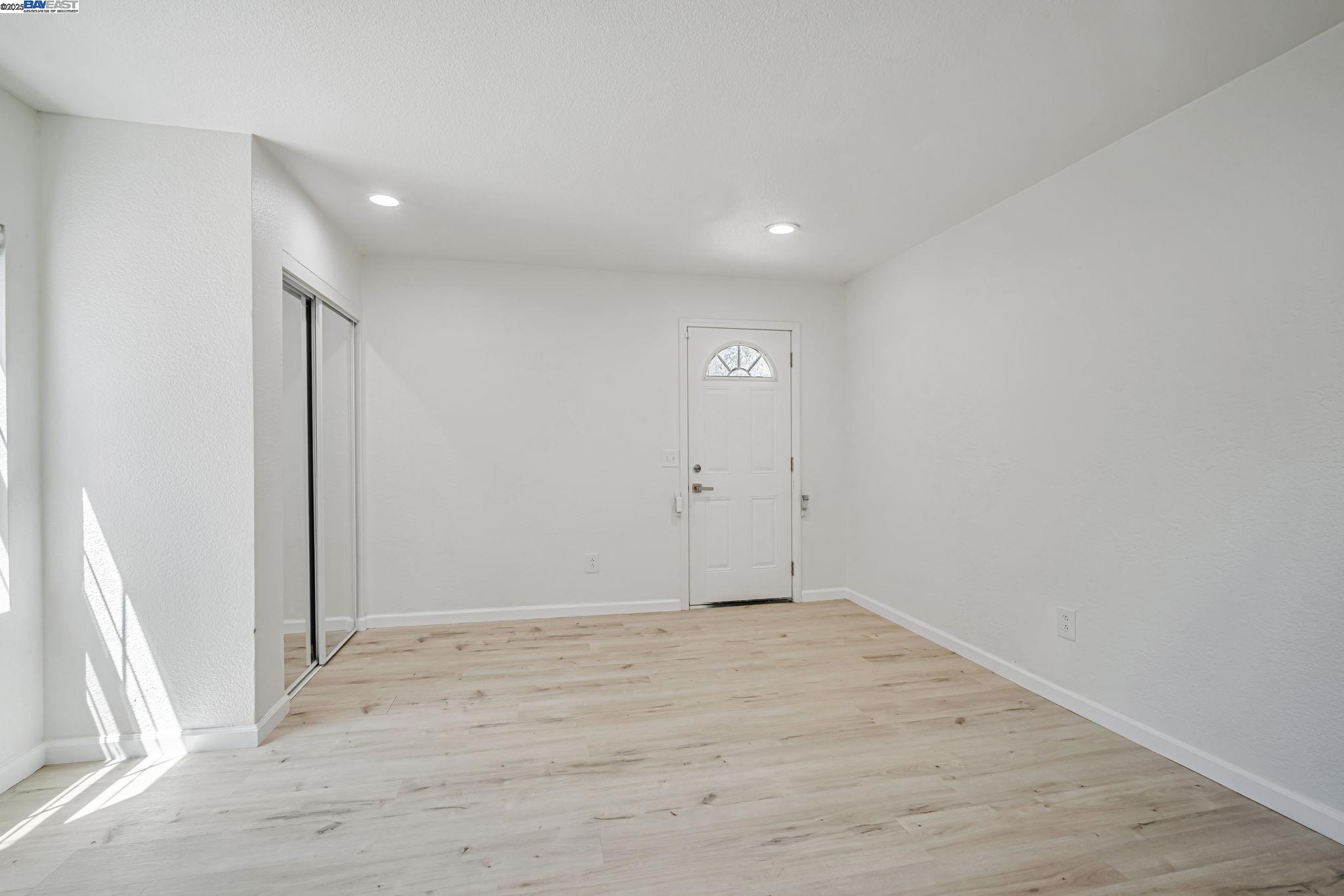 Detail Gallery Image 25 of 48 For 3920 Gravenstein Hwy, Sebastopol,  CA 95472 - 2 Beds | 1/1 Baths