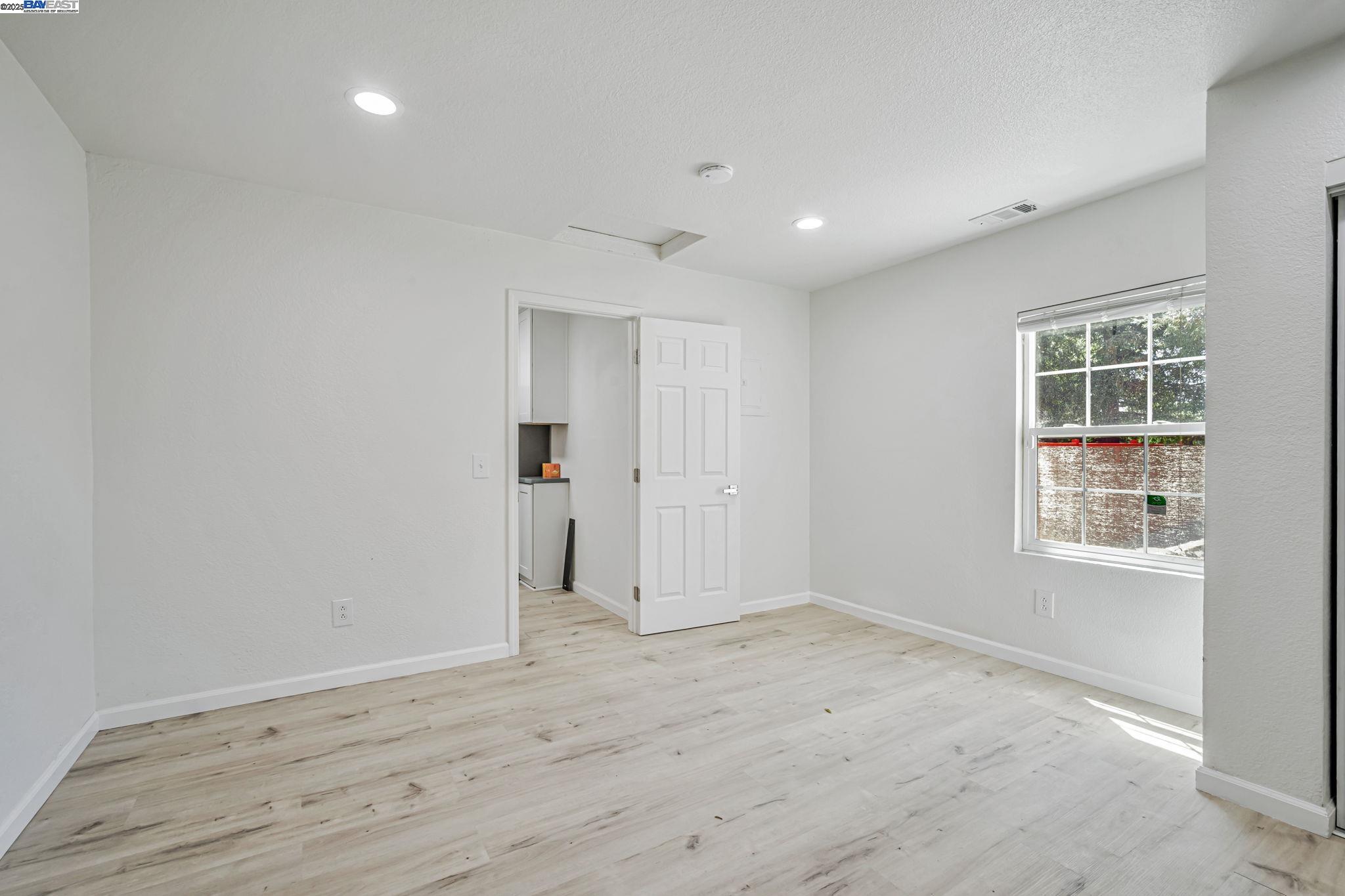 Detail Gallery Image 26 of 48 For 3920 Gravenstein Hwy, Sebastopol,  CA 95472 - 2 Beds | 1/1 Baths