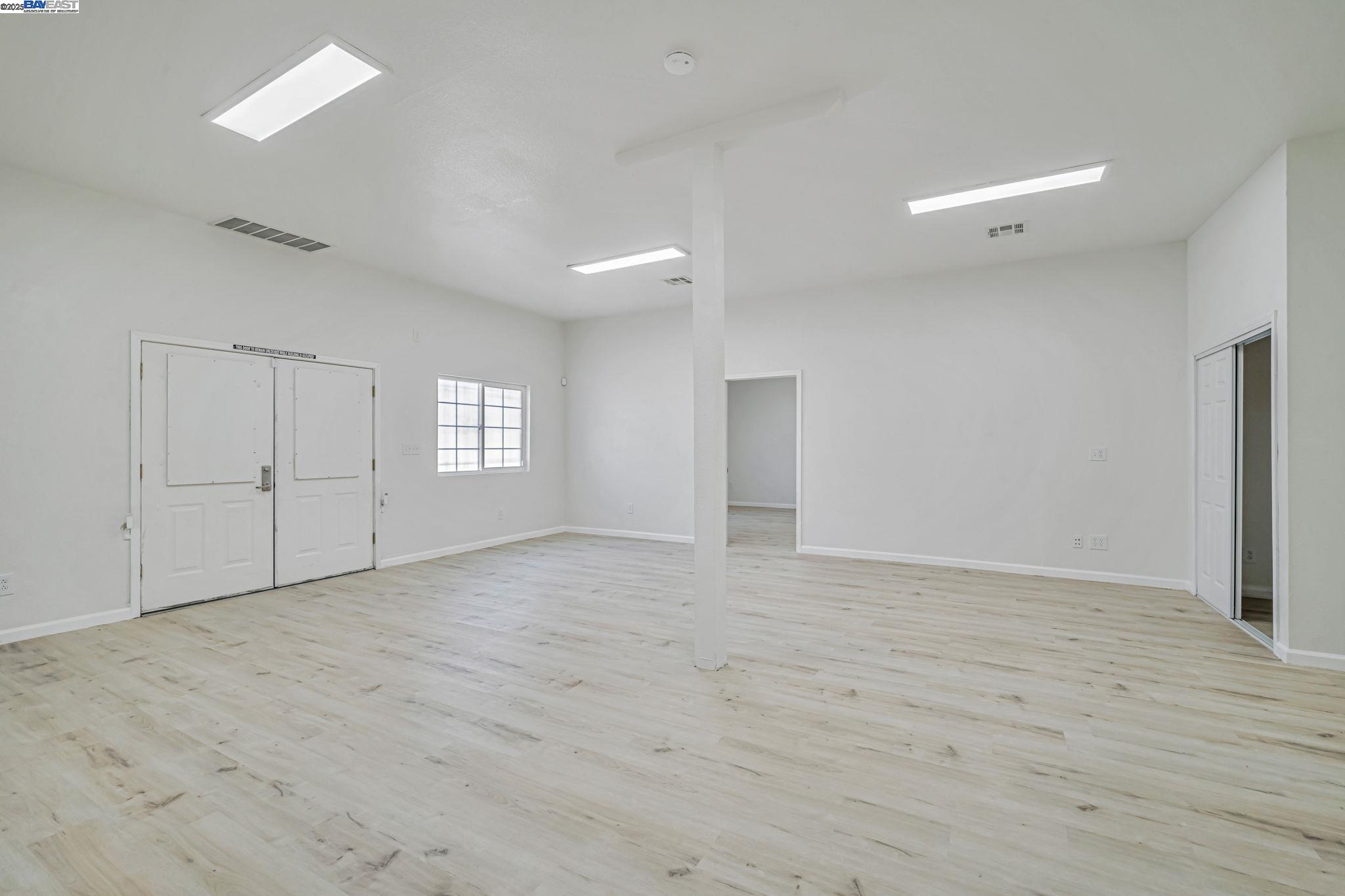 Detail Gallery Image 28 of 48 For 3920 Gravenstein Hwy, Sebastopol,  CA 95472 - 2 Beds | 1/1 Baths