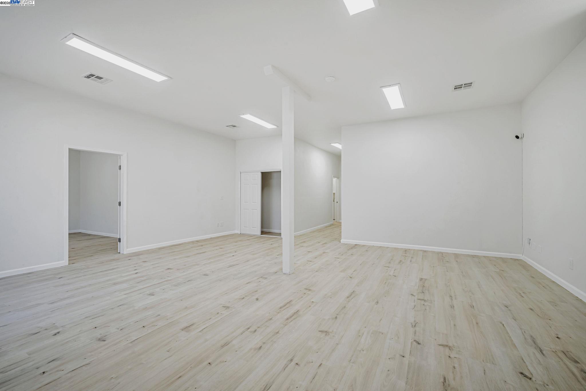 Detail Gallery Image 29 of 48 For 3920 Gravenstein Hwy, Sebastopol,  CA 95472 - 2 Beds | 1/1 Baths
