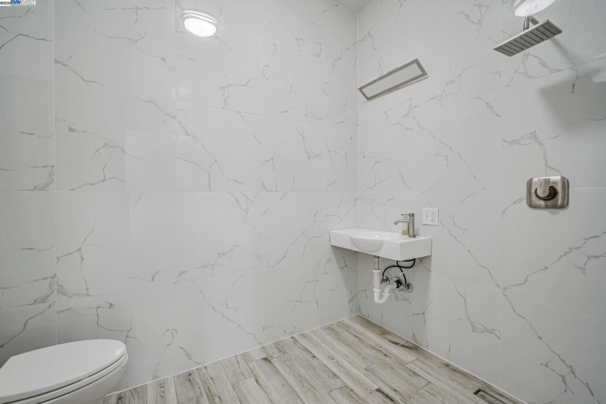 Detail Gallery Image 30 of 48 For 3920 Gravenstein Hwy, Sebastopol,  CA 95472 - 2 Beds | 1/1 Baths