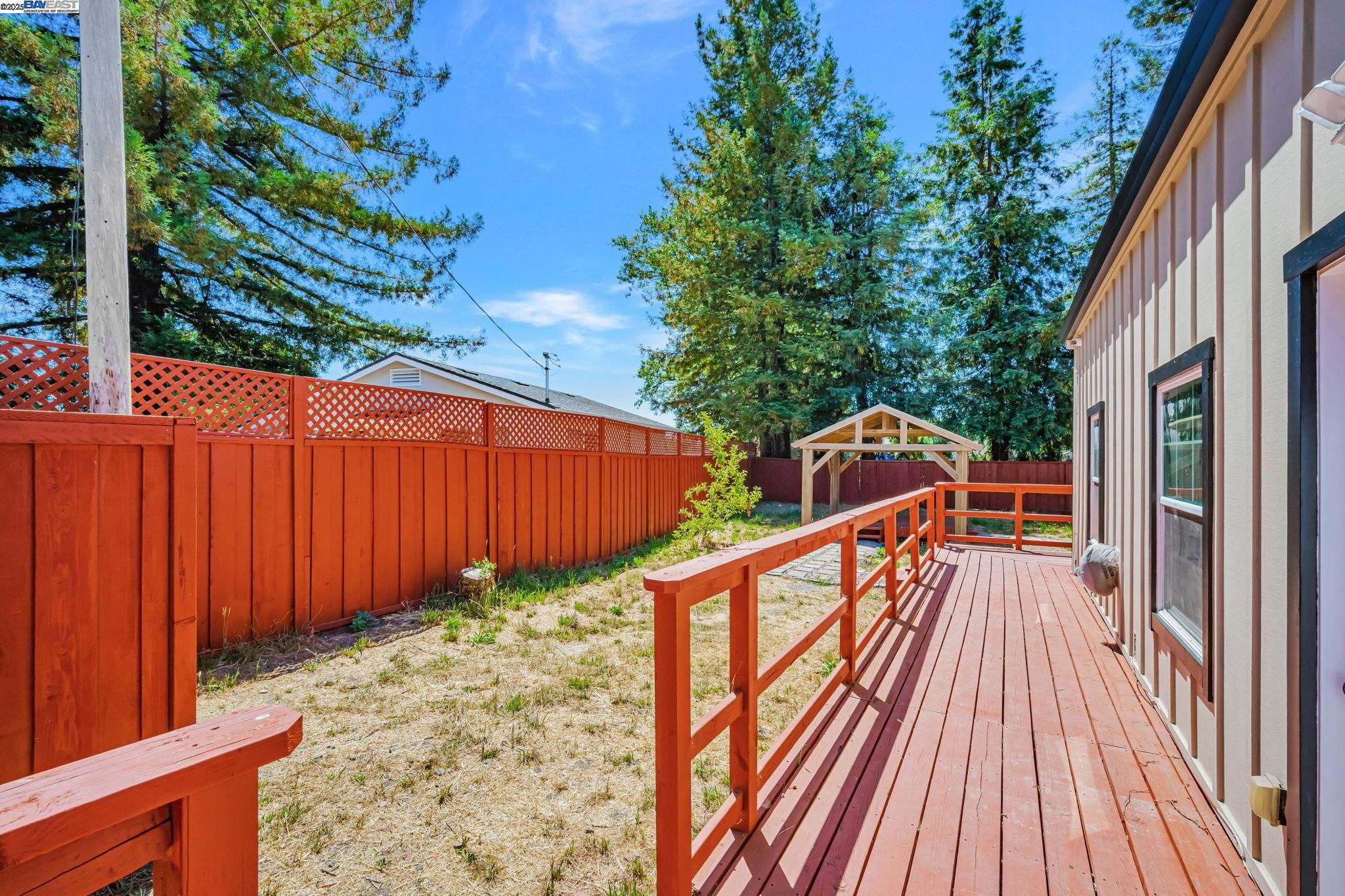 Detail Gallery Image 34 of 48 For 3920 Gravenstein Hwy, Sebastopol,  CA 95472 - 2 Beds | 1/1 Baths