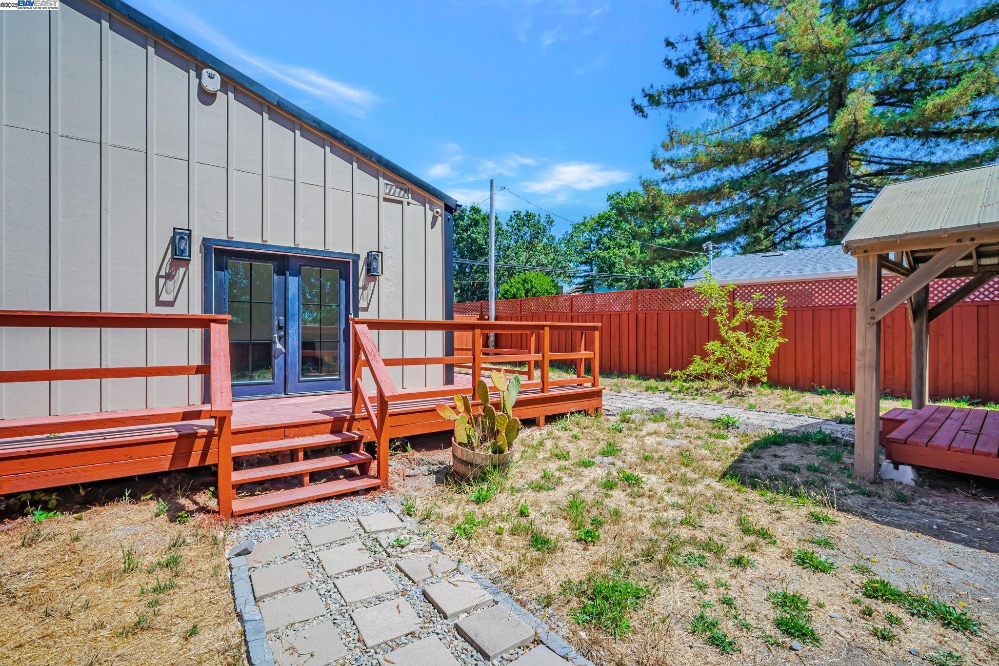 Detail Gallery Image 38 of 48 For 3920 Gravenstein Hwy, Sebastopol,  CA 95472 - 2 Beds | 1/1 Baths