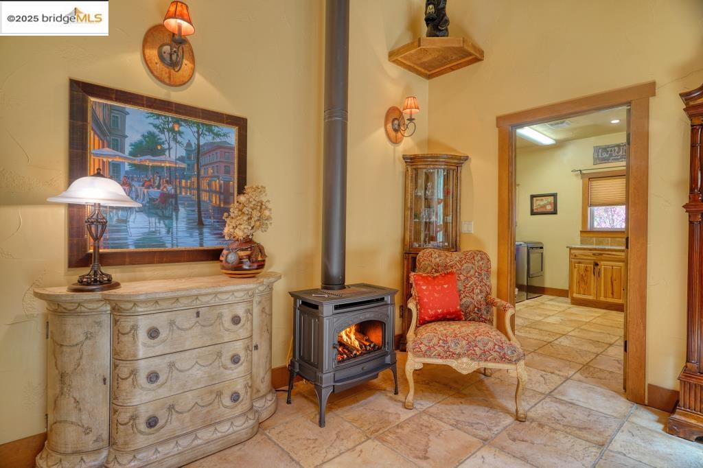 Detail Gallery Image 6 of 60 For 12435 Cassaretto, Groveland,  CA 95321 - 4 Beds | 2/1 Baths