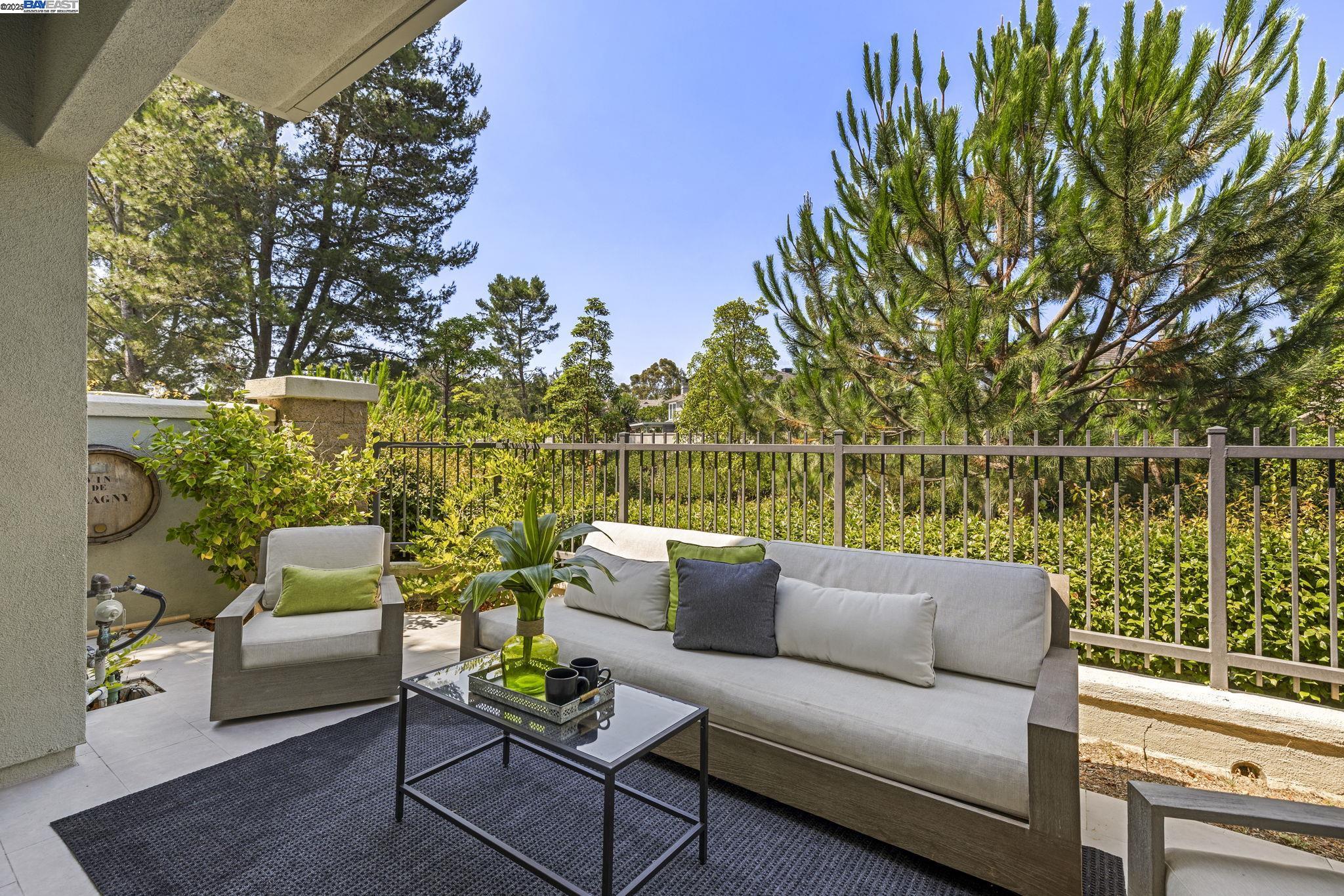 Detail Gallery Image 27 of 32 For 24 Dauphine, Newport Coast,  CA 92657 - 3 Beds | 3 Baths