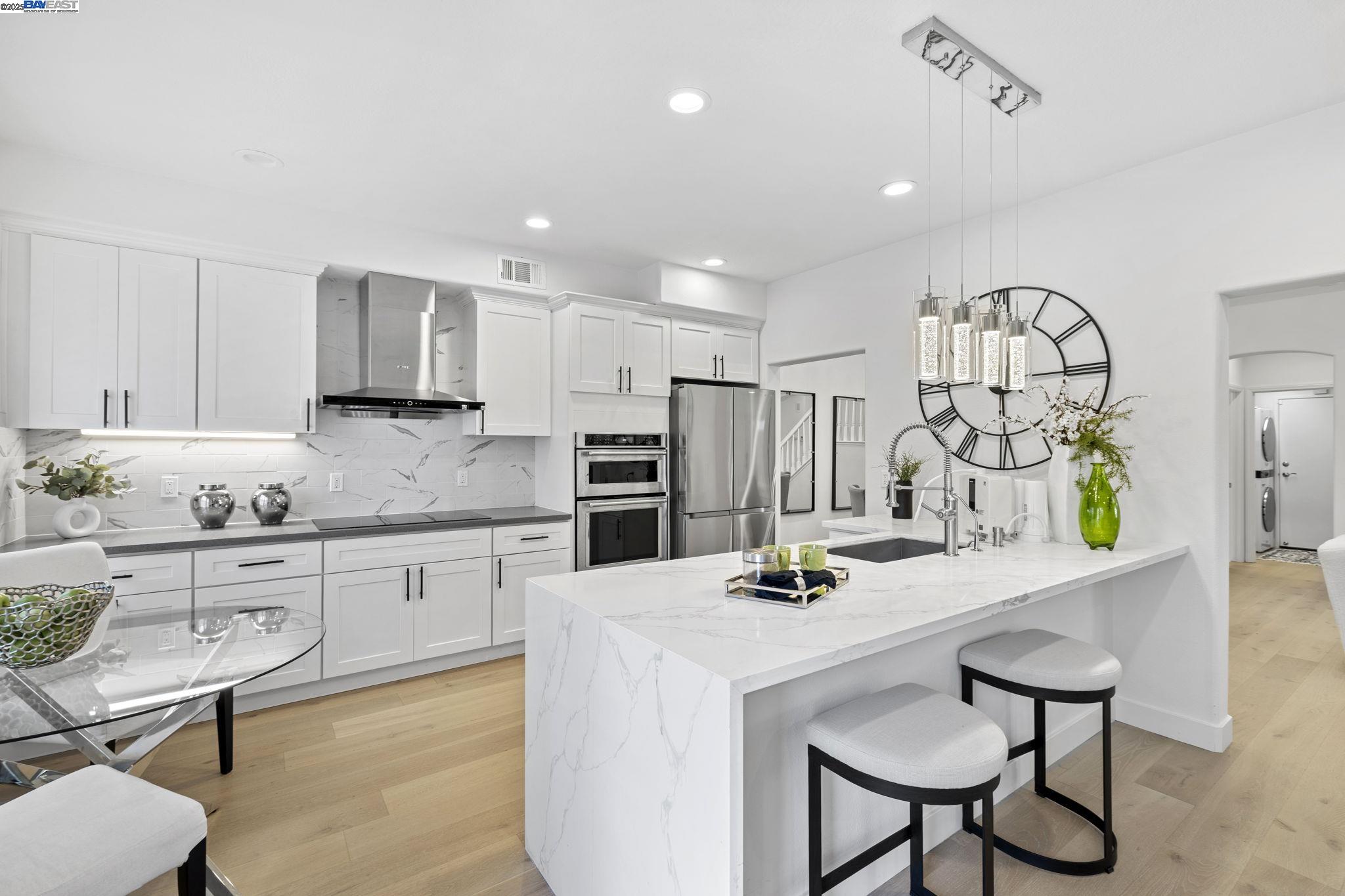 Detail Gallery Image 4 of 32 For 24 Dauphine, Newport Coast,  CA 92657 - 3 Beds | 3 Baths