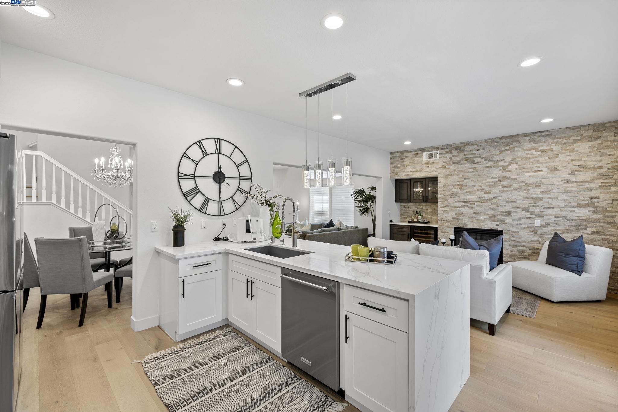 Detail Gallery Image 5 of 32 For 24 Dauphine, Newport Coast,  CA 92657 - 3 Beds | 3 Baths